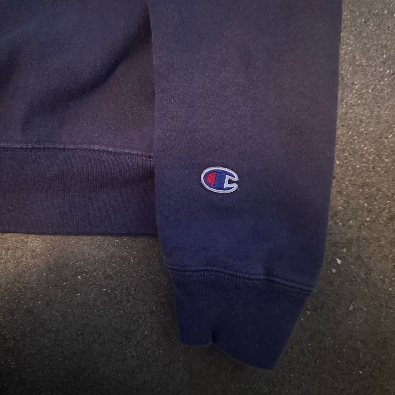 Champion champion embroidered patch reverse weave crew neck sweater Size US M / EU 48-50 / 2 - 2 Thumbnail