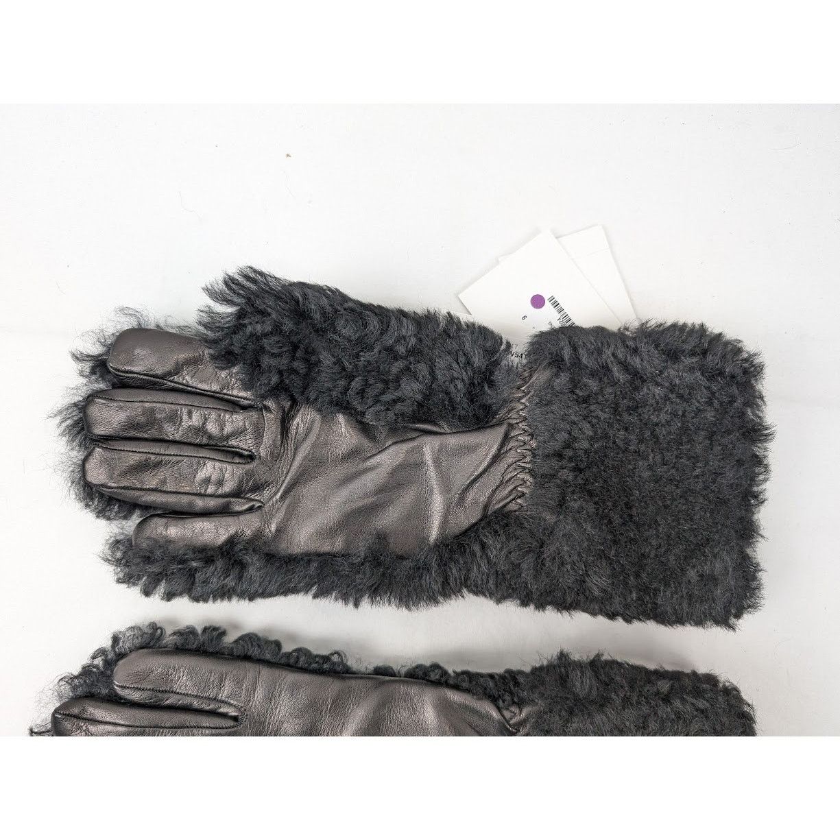 Bottega Veneta o1rshd1 Size: 9 / Gloves Teddy Shearling in Black Size ONE SIZE - 7 Thumbnail
