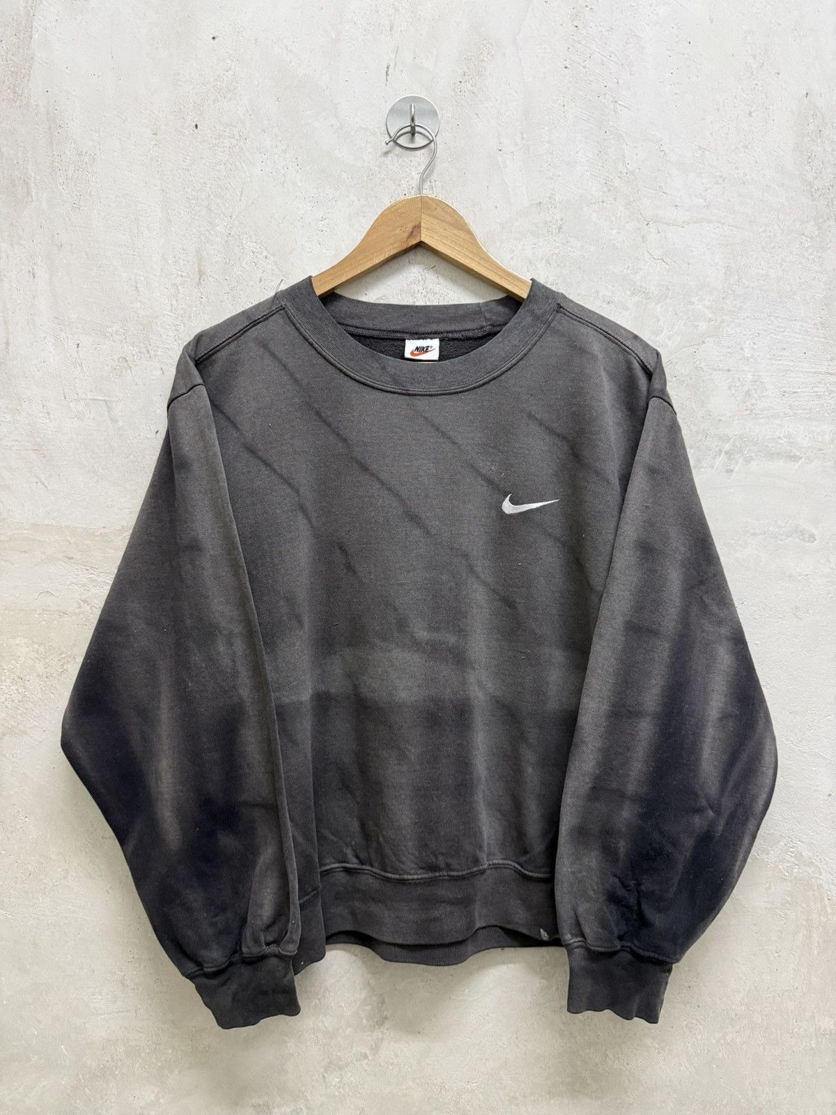 Nike Distressed Vintage 90s Sun Faded Nike Thrash Crewneck Size US M / EU 48-50 / 2 - 1 Thumbnail
