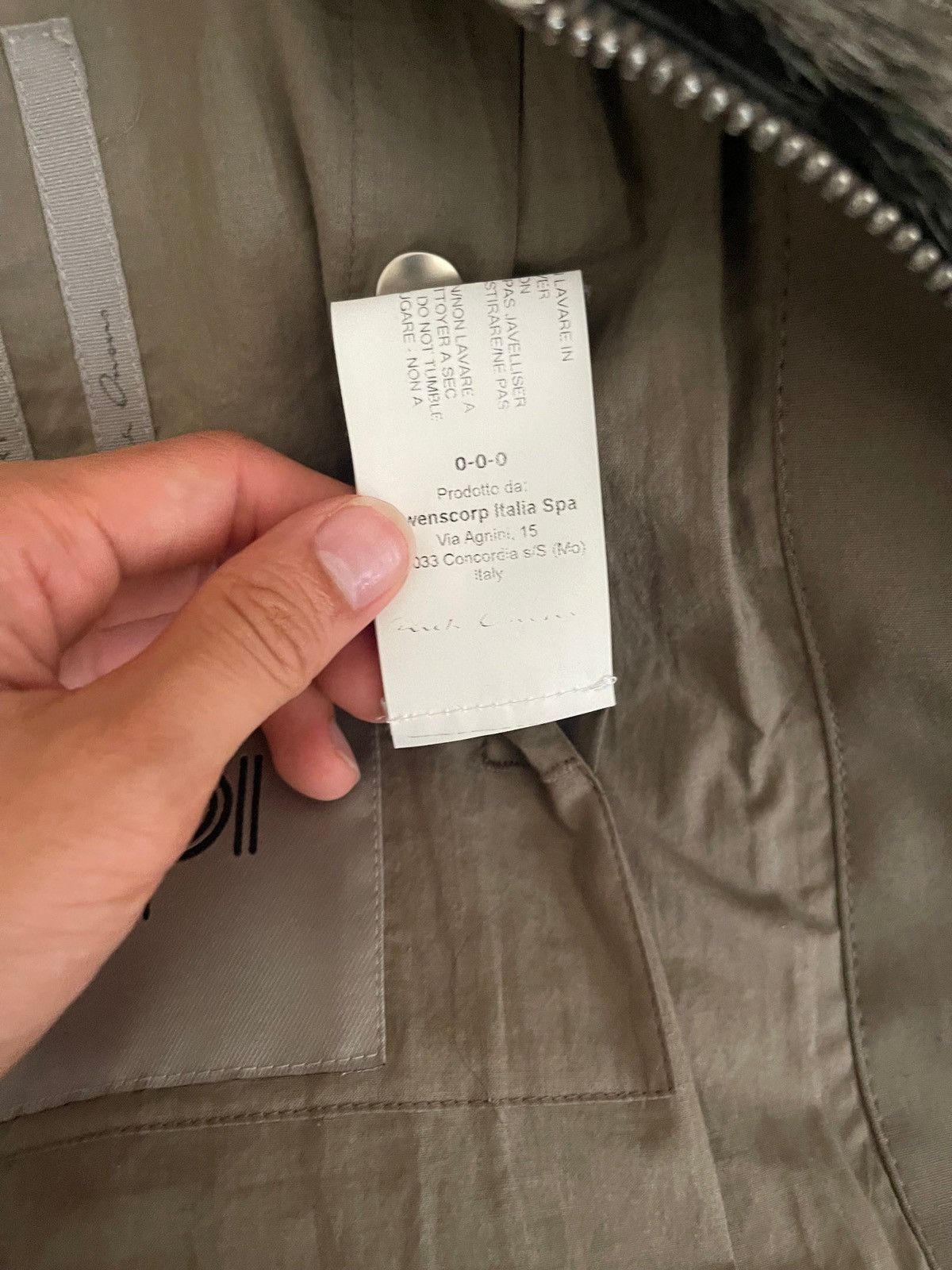 Rick Owens Rick Owen’s AW19 Larry zionic pony hair silver jacket Size US S / EU 44-46 / 1 - 7 Thumbnail