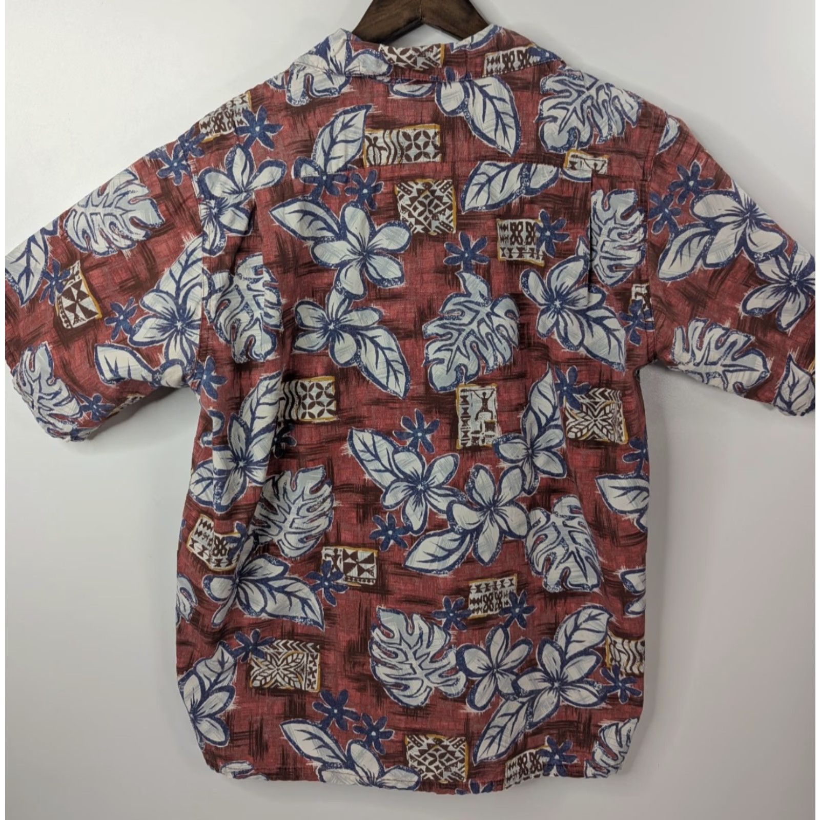 Vivobarefoot Go Barefoot Shirt Men’s M Red Palm Floral Hawaiian Aloha VTG Collar Button-Up Short Sleeve Casual Center Box Pleat Pocket Size US M / EU 48-50 / 2 - 3 Thumbnail