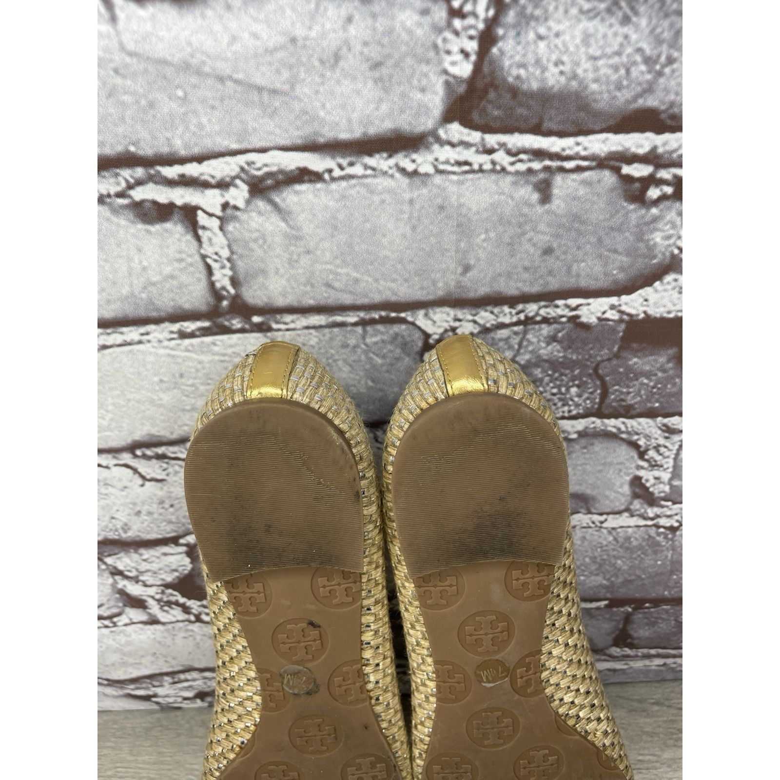 Tory Burch Tory Burch Straw Reva Gold Leather Logo Ballet Flats Women’s Size US 7.5 / IT 37.5 - 9 Thumbnail