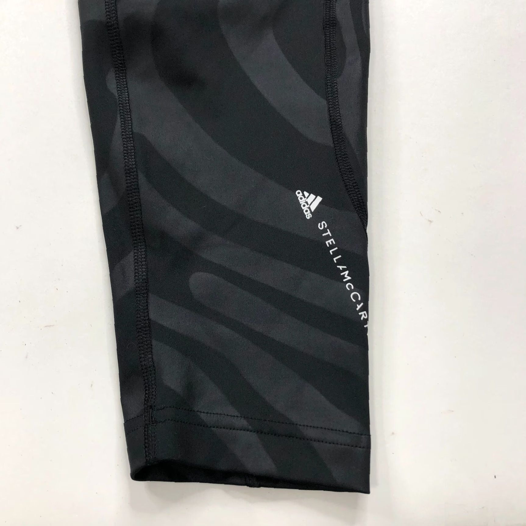 Adidas Adidas Stella McCartney Maternity XL Leggings Womens Yoga Printed Black 33W 26L Inseam 26in High Rise Athleisure Activewear Size 40" / US 18 - 2 Thumbnail