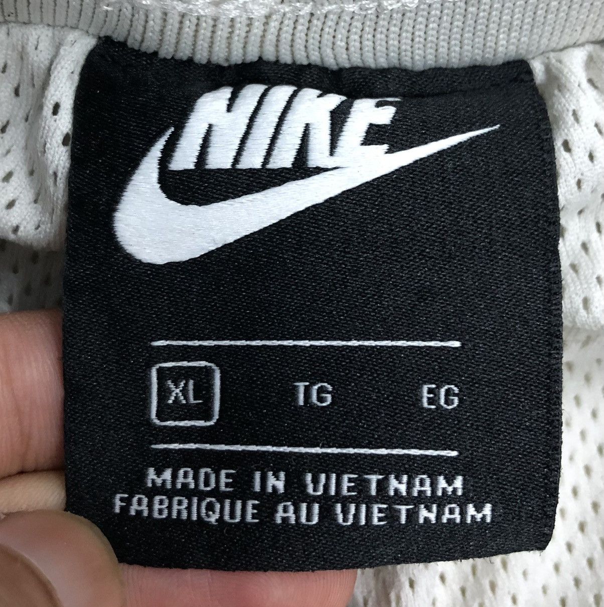 Nike Vintage Nike Sweatpants Size US 31 - 12 Thumbnail