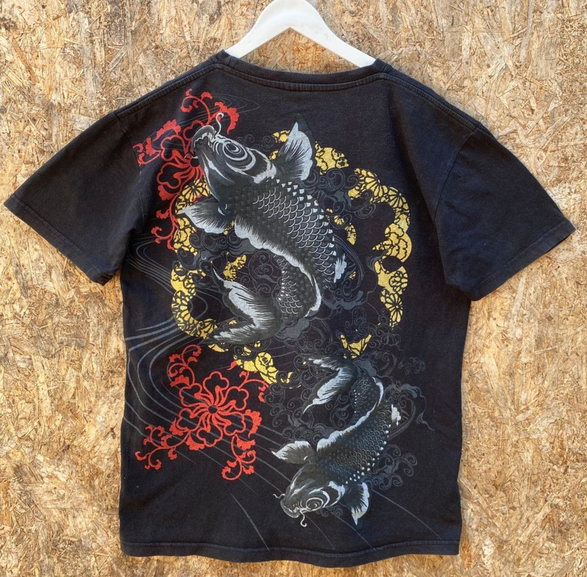 Japanese Brand Vintage Fish Koi Japanese Brand Tshirt Size US L / EU 52-54 / 3 - 1 Thumbnail