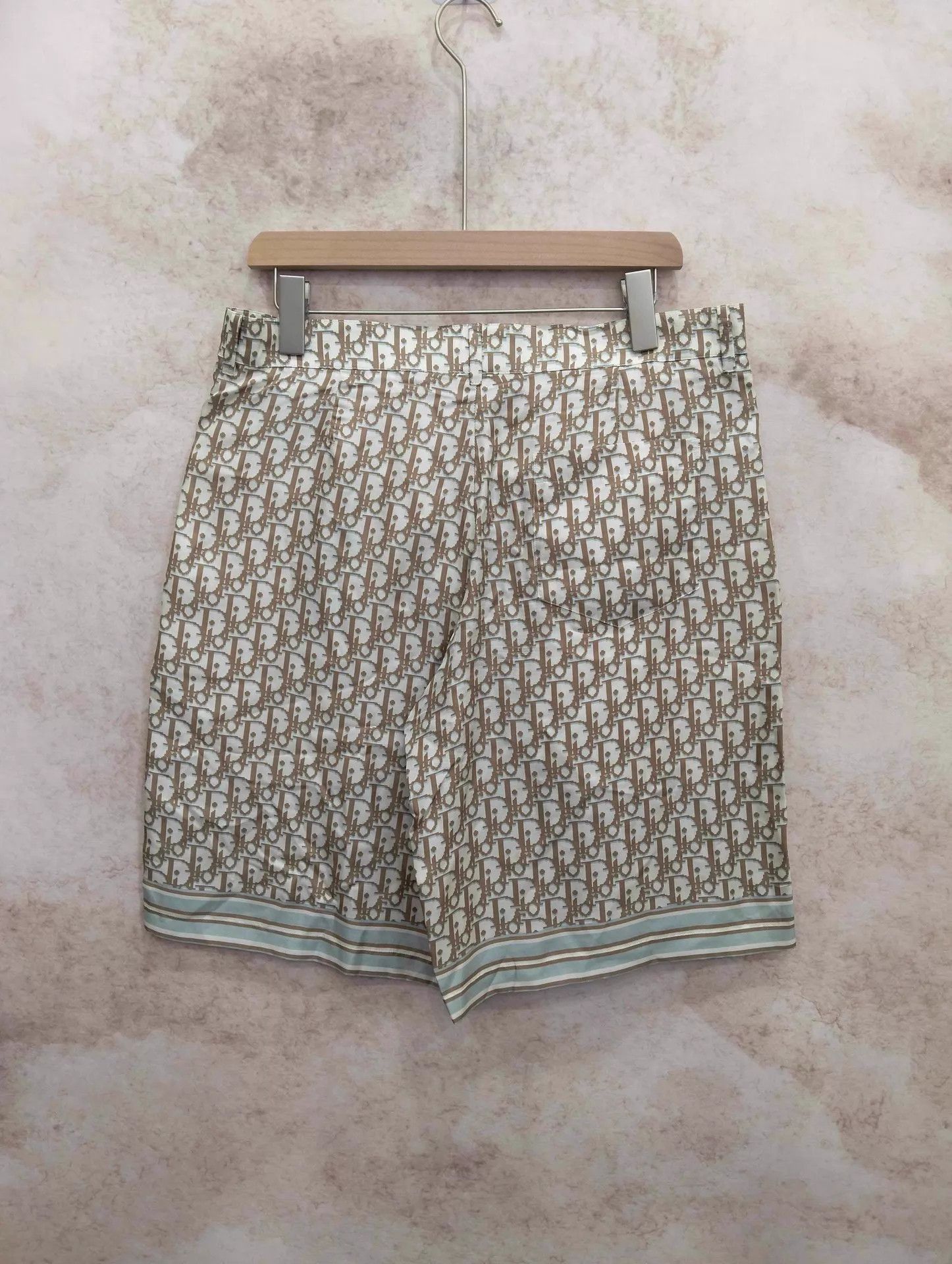 Dior DIOR Logo Print Oversized Casual Shorts 48 99 New Size US 32 / EU 48 - 2 Thumbnail