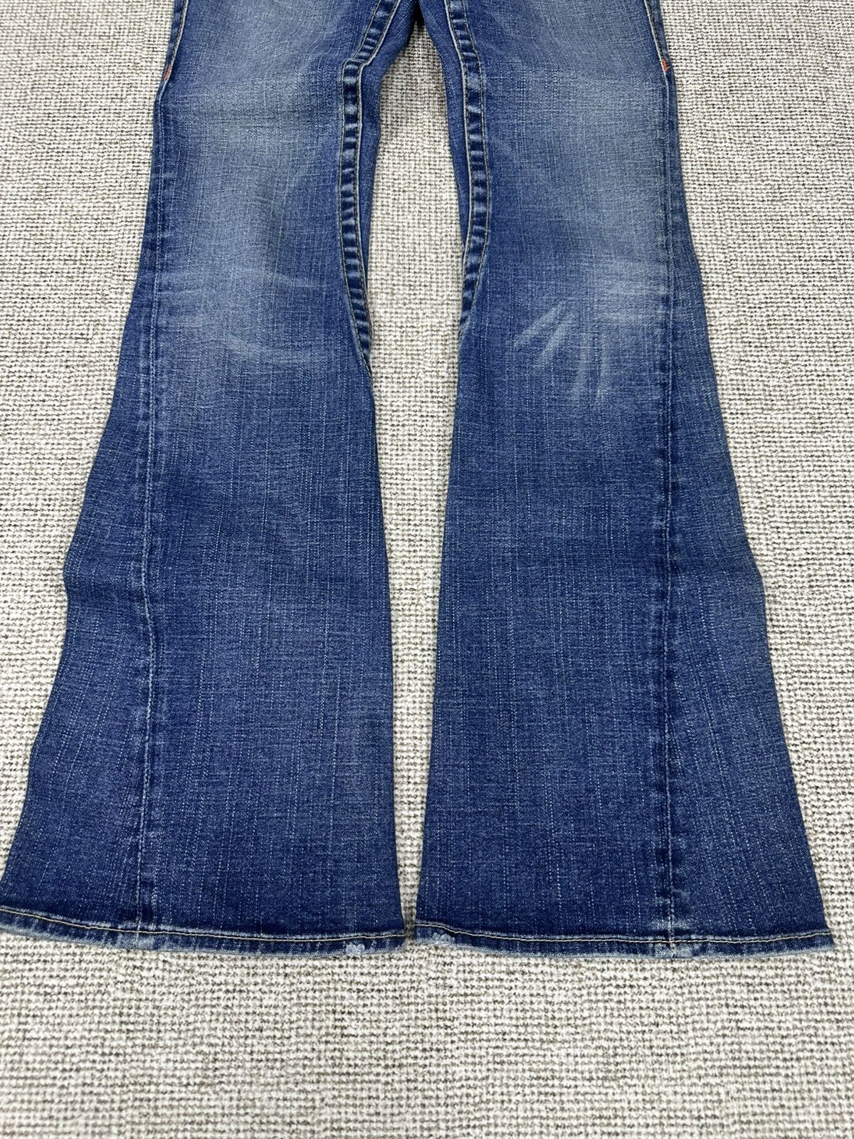 True Religion Y2K True Religion "Joey" Flare Usa Denim 27x32 D739 Size 27" / US 4 / IT 40 - 2 Thumbnail