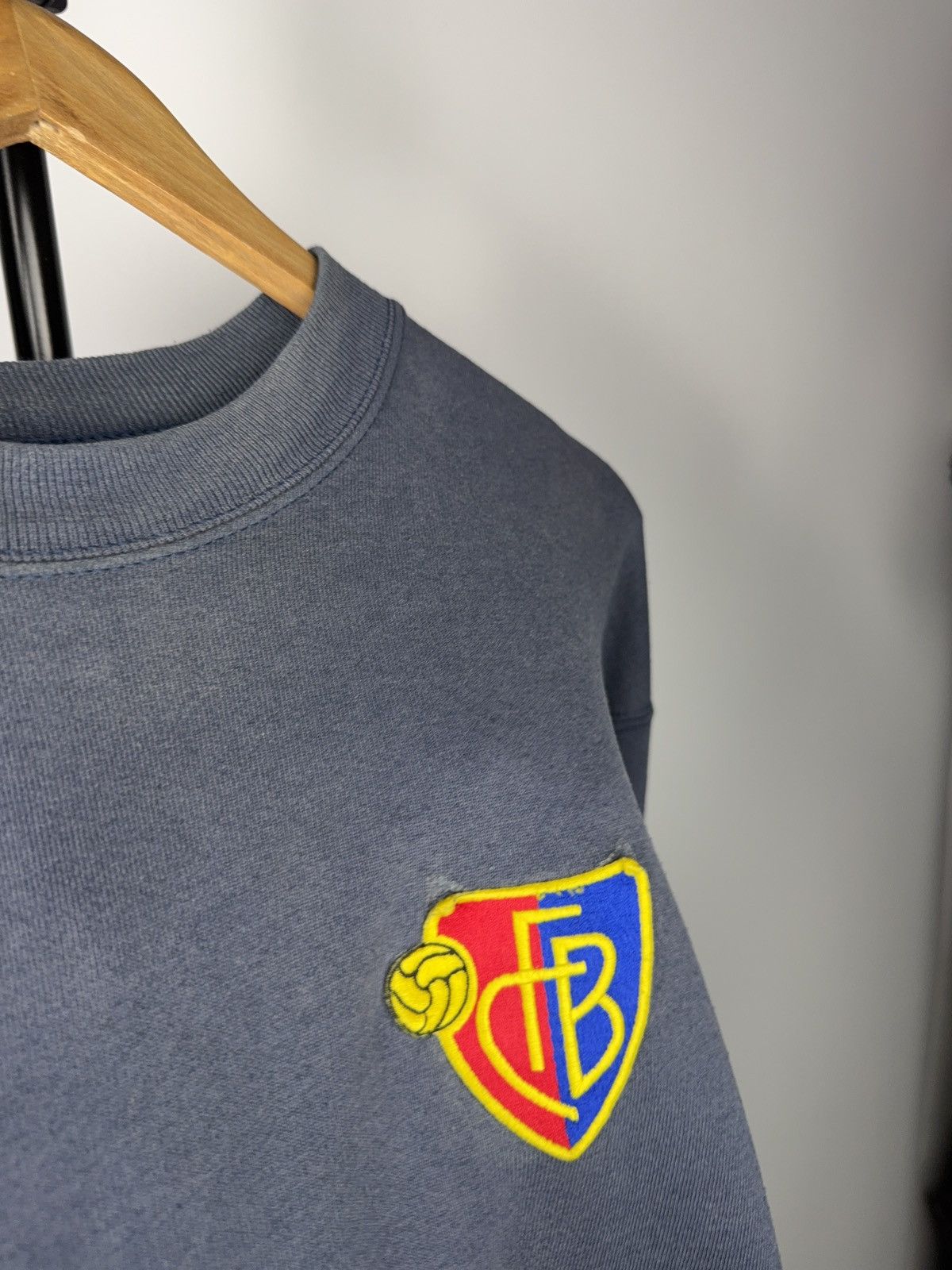 Vintage 90s FC Basel Vintage Crewneck Faded Sweatshirt Embroidered Size US XL / EU 56 / 4 - 4 Thumbnail