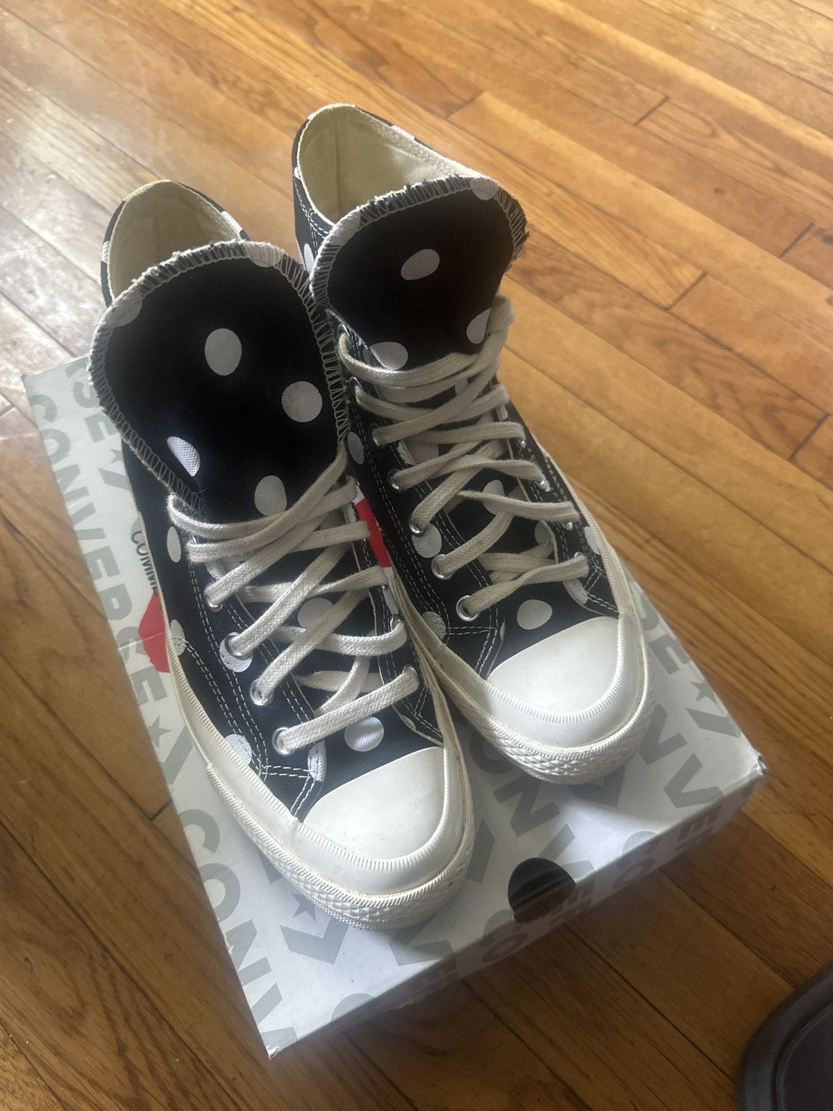 Comme des Garcons PLAY × Converse Black with white polka dot converse hi Size US 9 / IT 39 - 1 Thumbnail