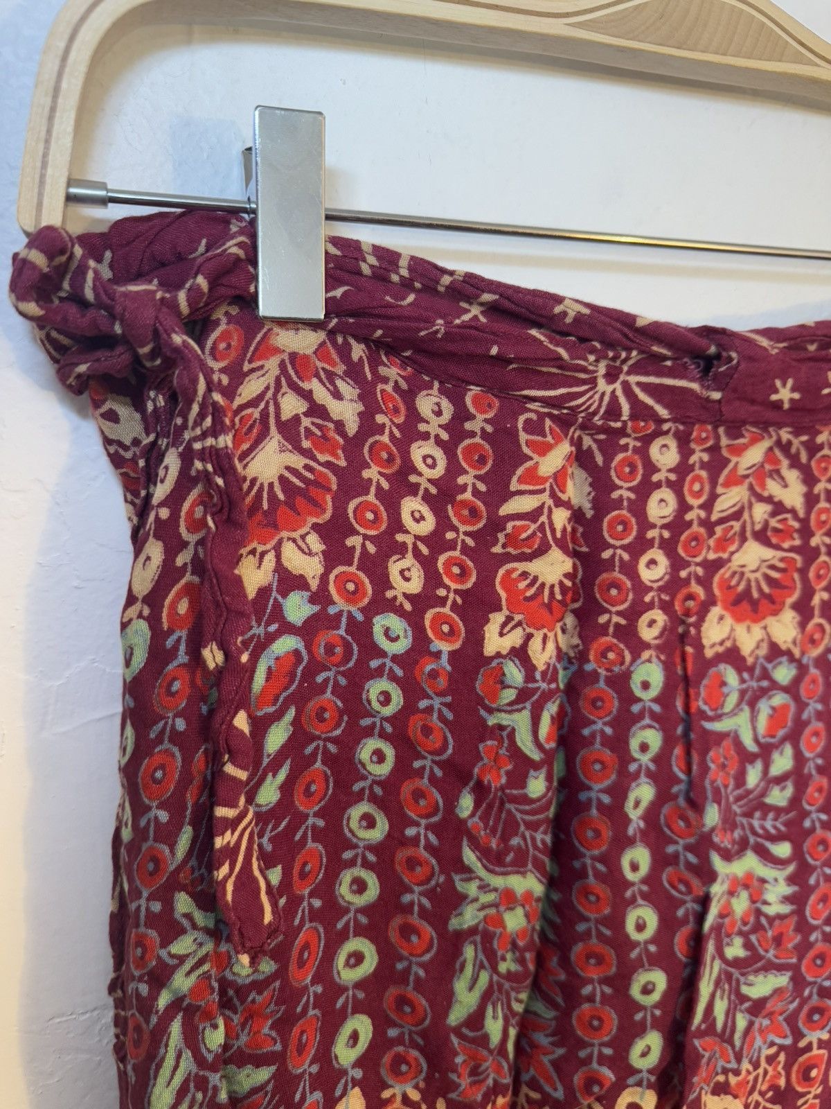 Vintage VINTAGE WRAP SKIRT FLORAL RED GREEN ROSES ONE SIZE S-L Size 28" / US 6 / IT 42 - 3 Thumbnail