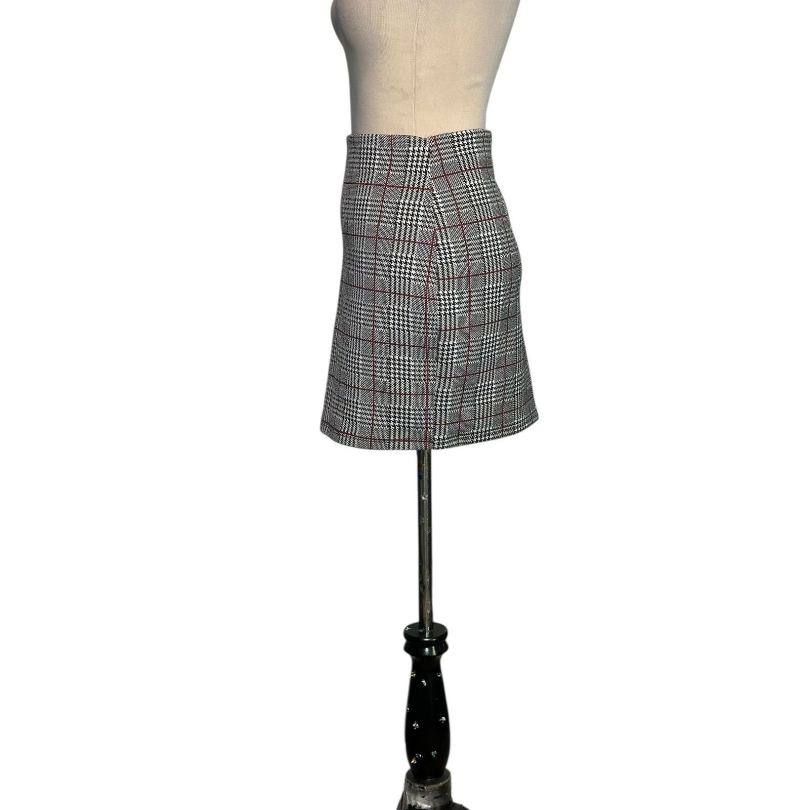 Bershka Bershka black white plaid pull on mini skirt size Medium Size 30" / US 8 / IT 44 - 5 Thumbnail