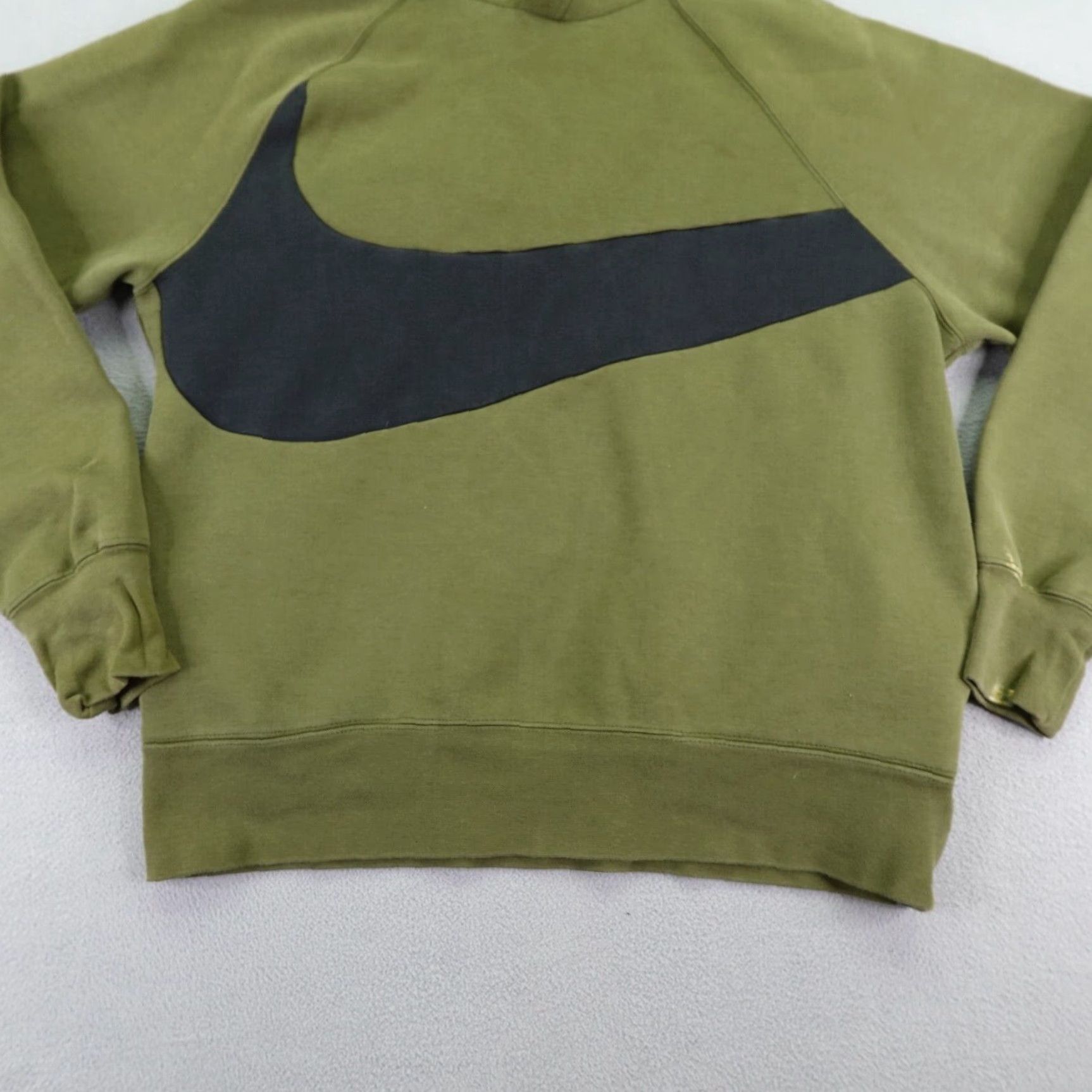 Nike VINTAGE Nike Hoodie Men M Green Swoosh Tech Fleece Jogging Pullover Sweater Gym Logo Pullover Hooded Pockets Running 90s Mens Size US M / EU 48-50 / 2 - 3 Thumbnail