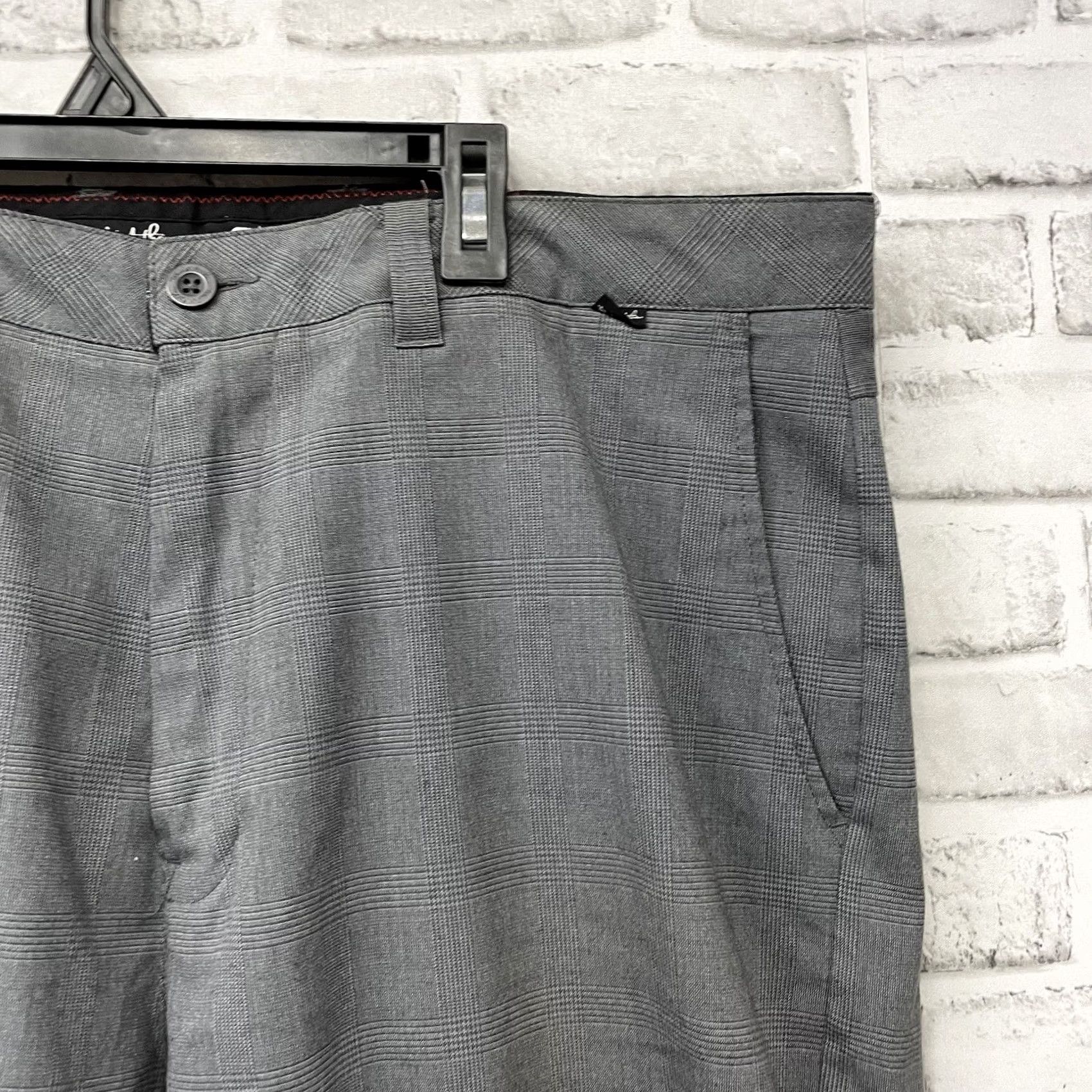 TravisMathew Travis Mathew Gray Polyester Blend Casual Shorts Mens 38 Chino Regular Size Size US 38 / EU 54 - 2 Thumbnail