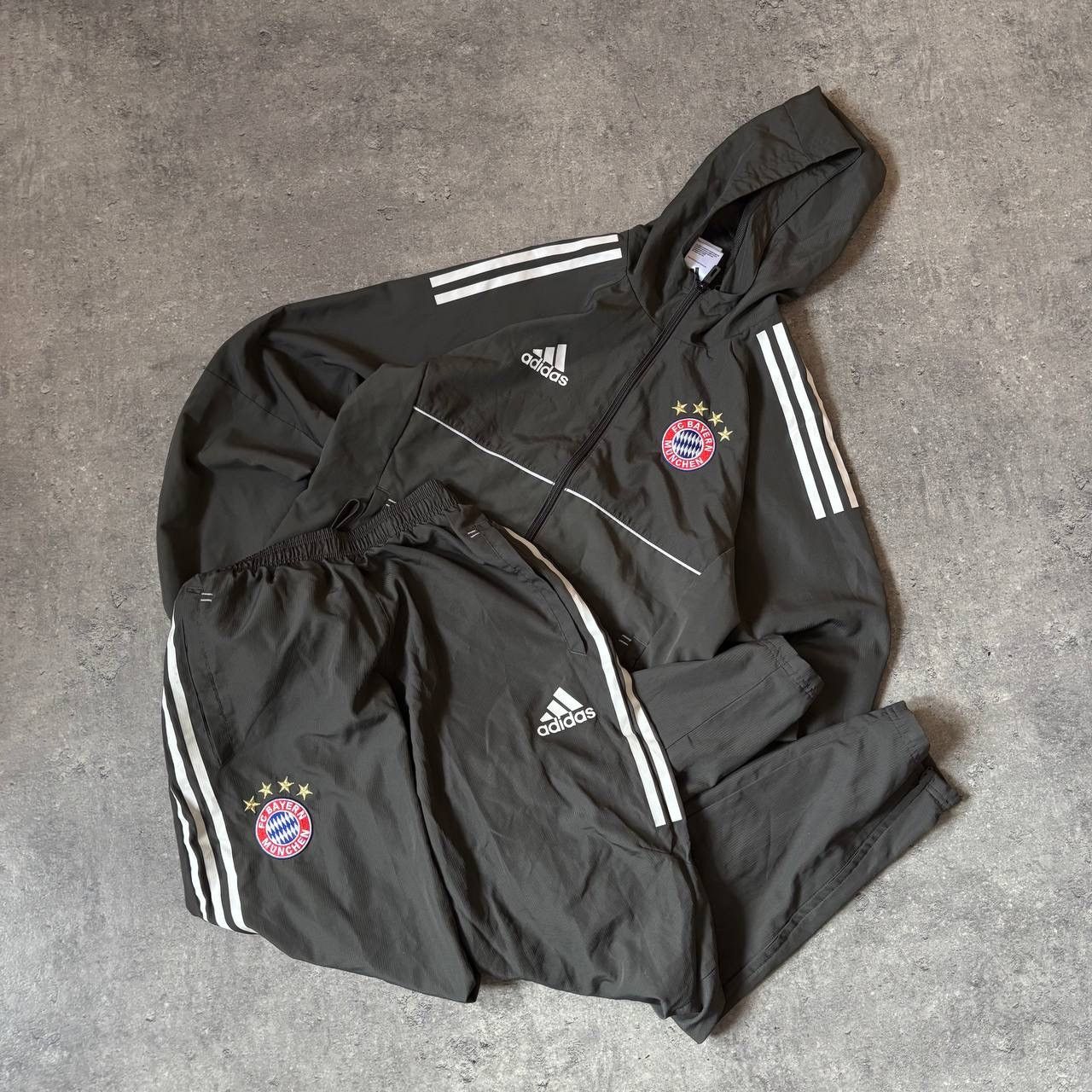 Adidas Vintage 90s Adidas Bayern Munchen TrackSuit Size US S / EU 44-46 / 1 - 1 Thumbnail