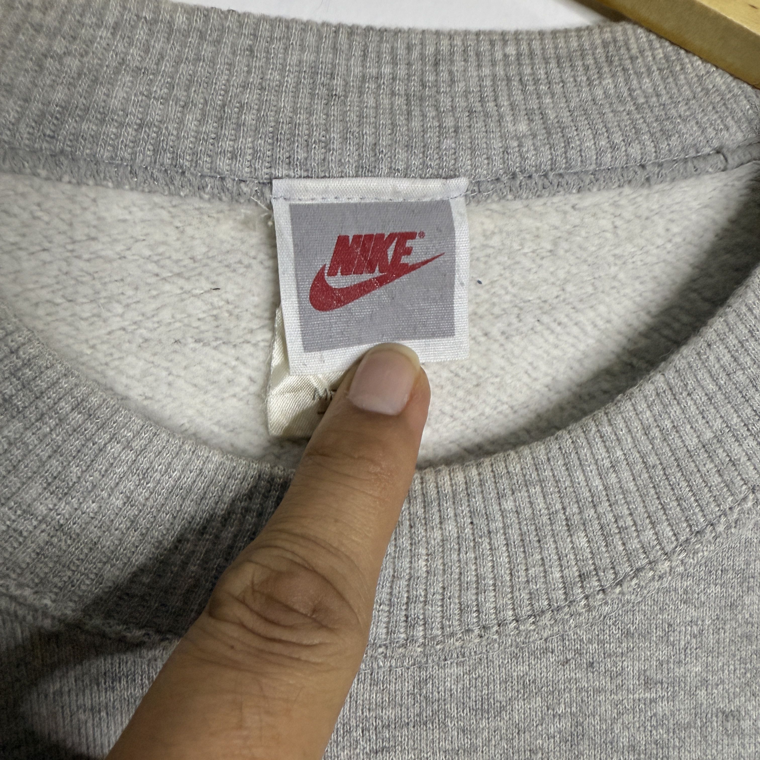 Nike Vintage 80s Nike Michael Jordan sweatshirt Size US L / EU 52-54 / 3 - 5 Thumbnail