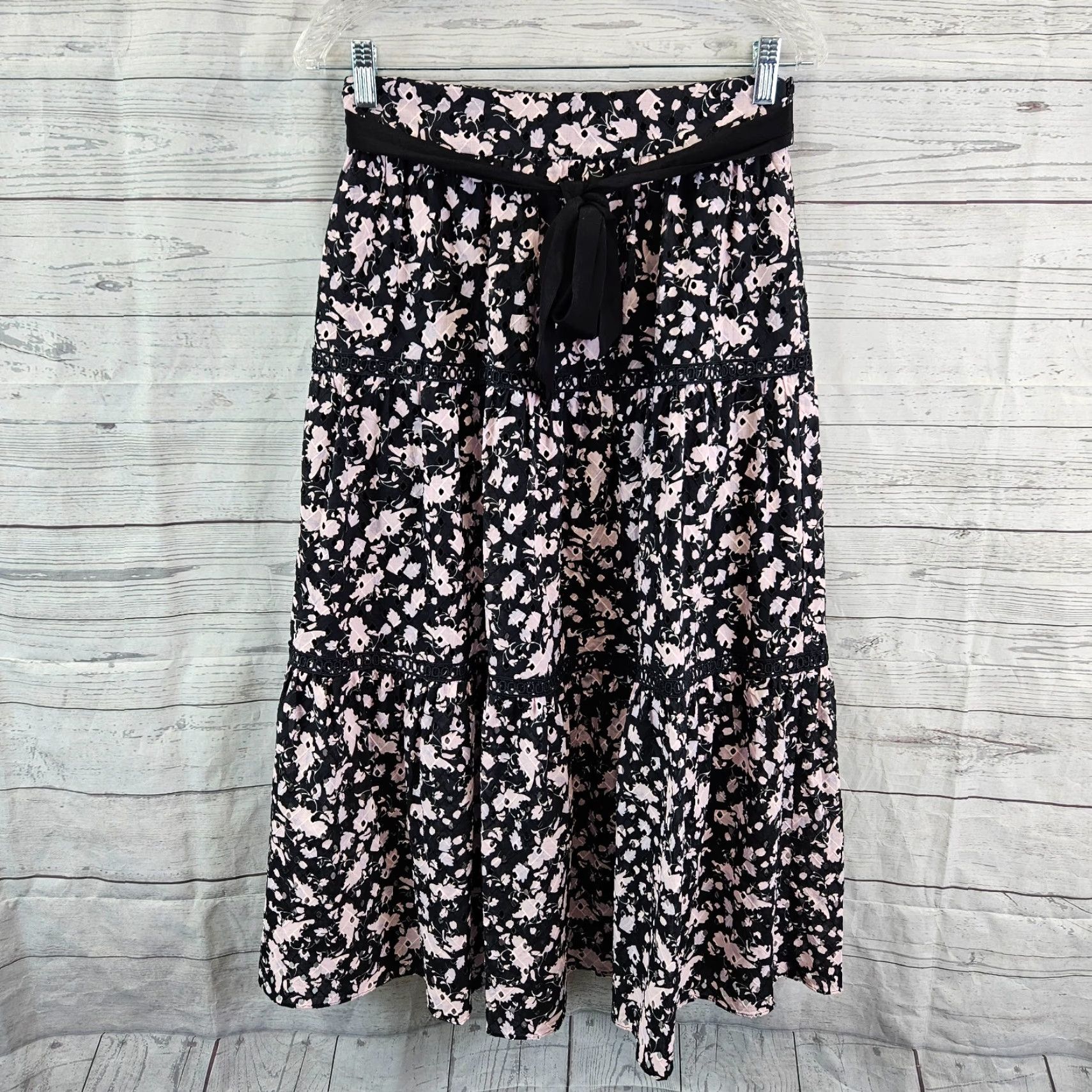 Diane von Furstenberg Diane von Furstenberg Womens Floral Lucia Midi Skirt Sz 6 Black Pink Eyelet Size 28" / US 6 / IT 42 - 2 Thumbnail