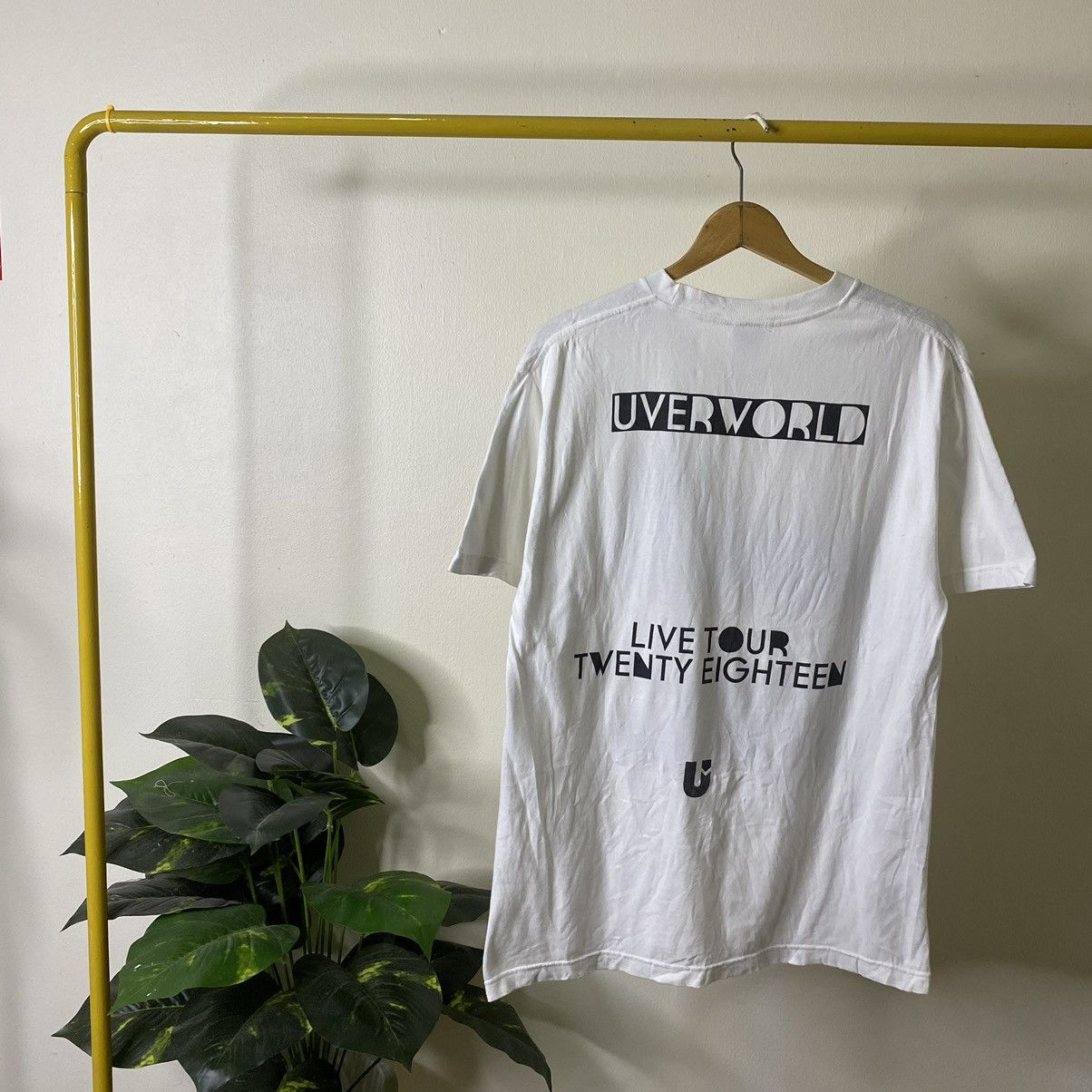 Band Tees Uverworld Japanese Rock Band 2018 Live Tour T Shirt Size US L / EU 52-54 / 3 - 4 Thumbnail
