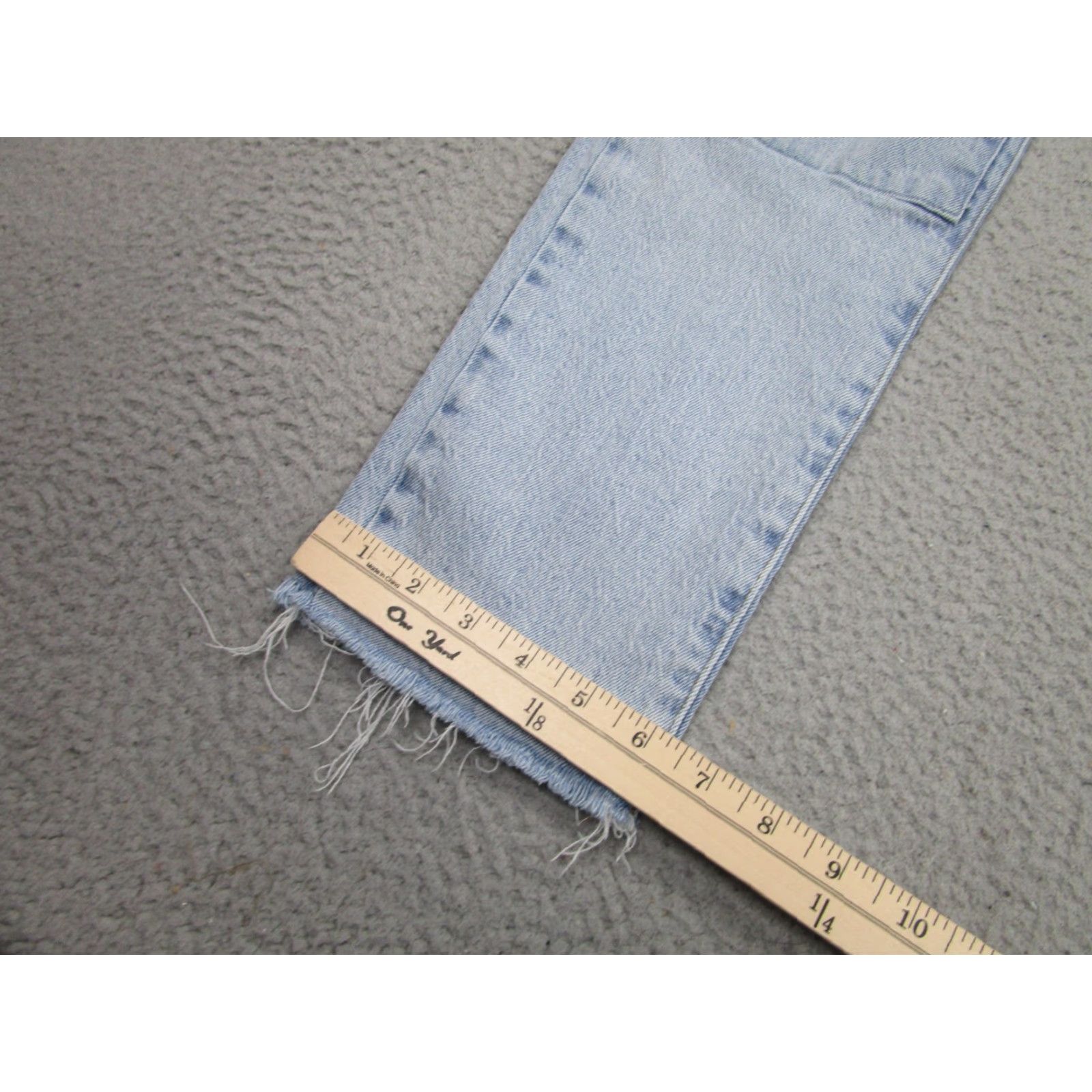 Frame VINTAGE FRAME Jeans Womens 25 Light Wash Le Nouveau Straight Hideaway Raw Hem Denim Distressed Crop Pockets High Rise 26in Inseam Womens Size 42" / US 20 - 4 Thumbnail