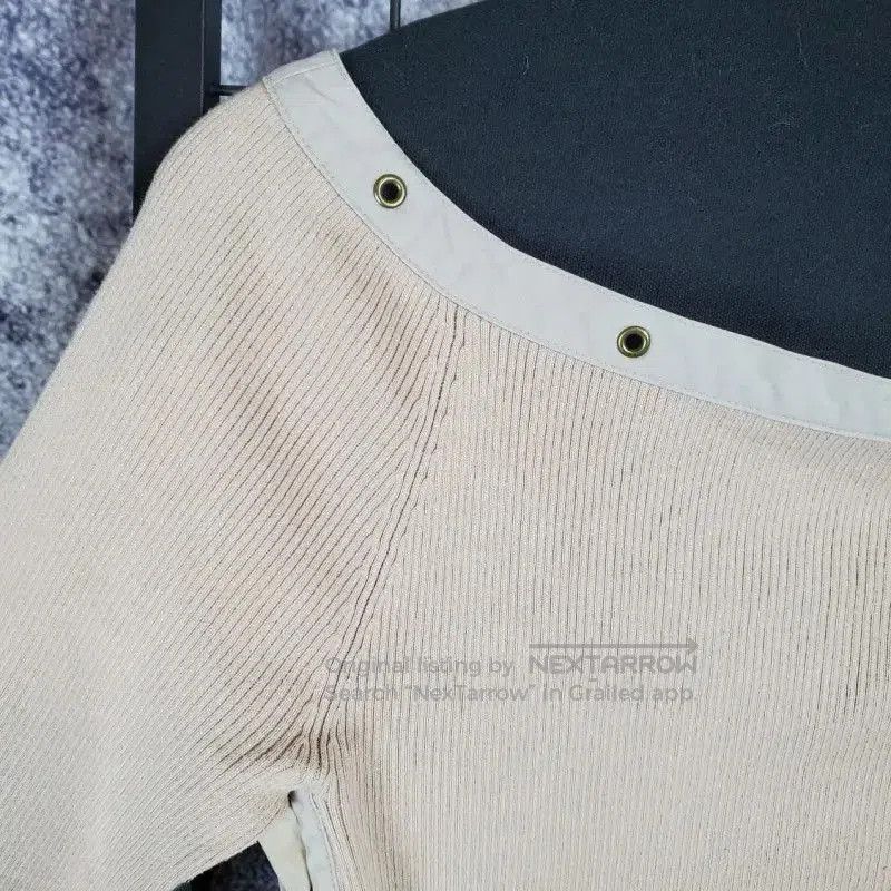 Burberry Burberry Off-Shoulder Khaki Cotton Blend Top. Size S / US 4 / IT 40 - 6 Thumbnail