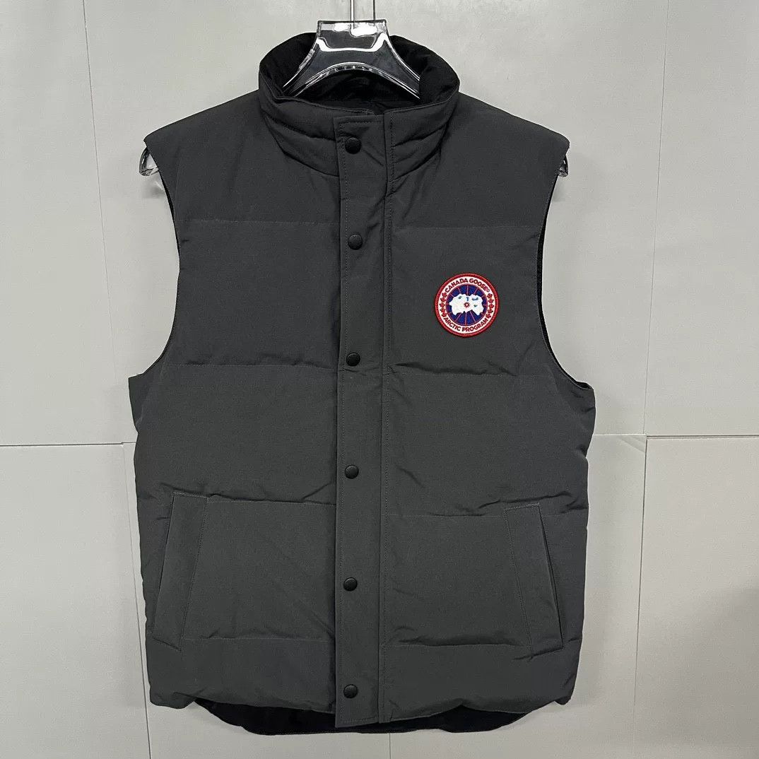 Canada Goose canada goose logo winter down vest Size US S / EU 44-46 / 1 - 1 Thumbnail