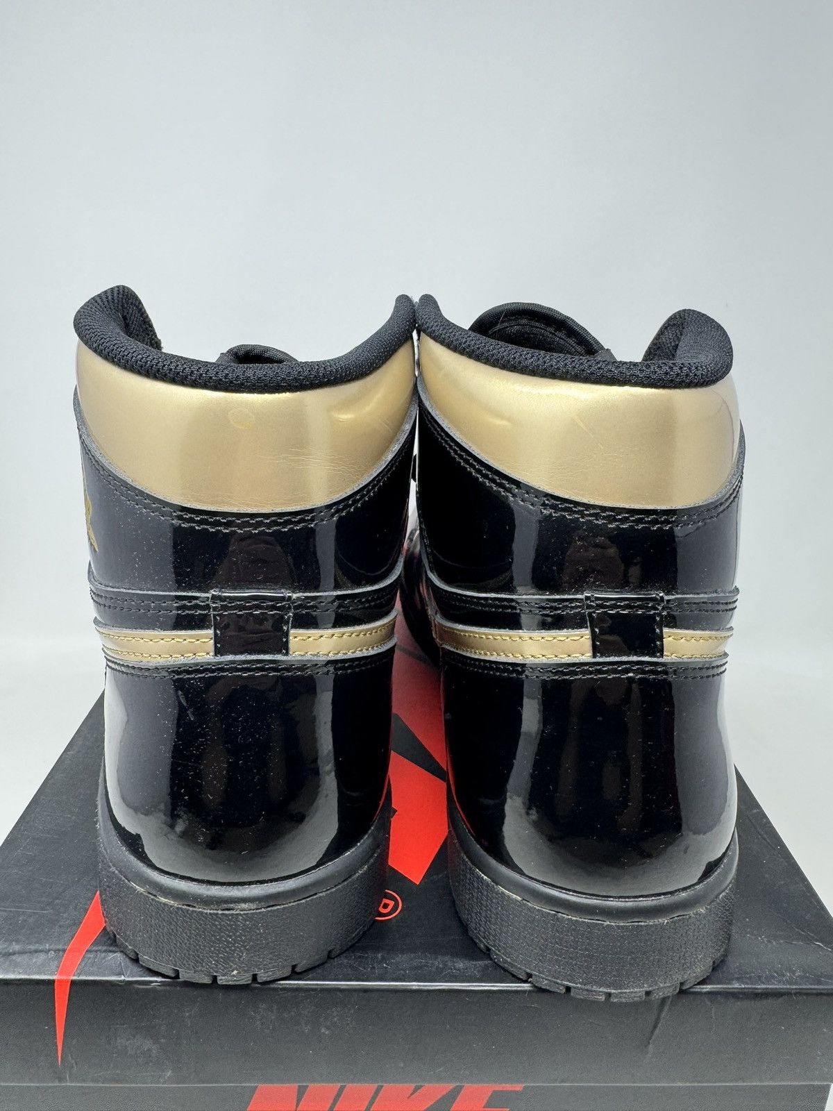 Jordan Brand Nike Air Jordan 1 Retro High Og Black Metallic Gold Size US 13 / EU 46 - 5 Thumbnail