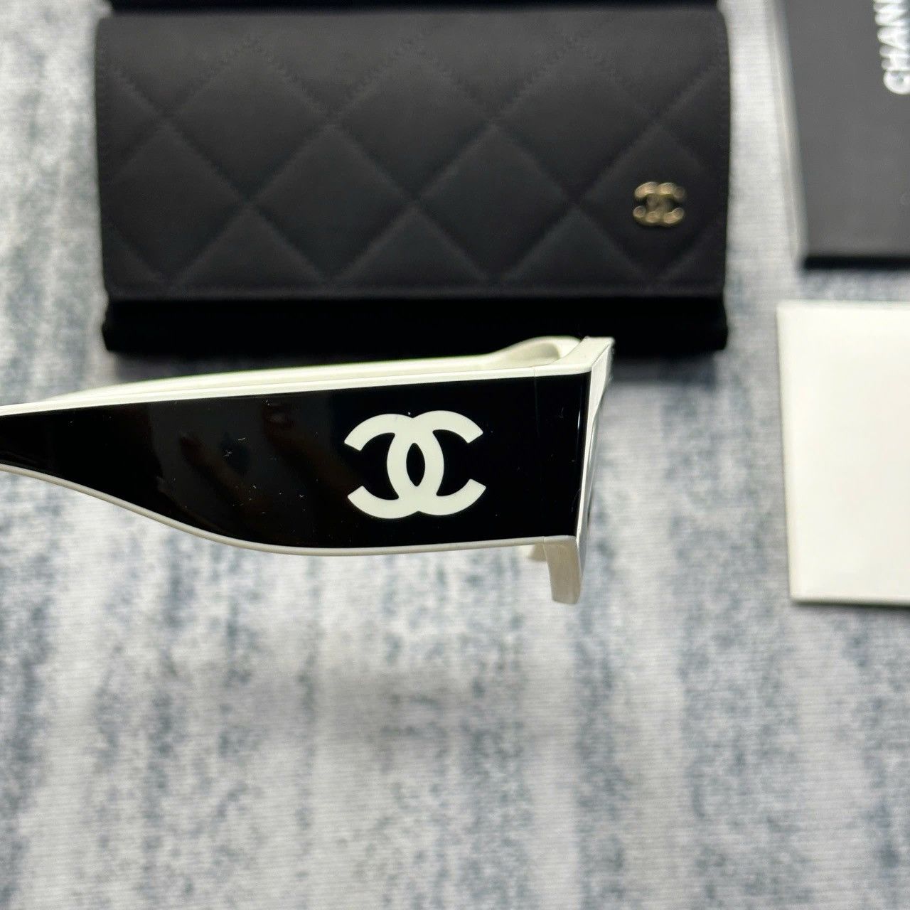 Chanel CHANEL 0CH6056 165653 SUNGLASSES Size ONE SIZE - 8 Thumbnail