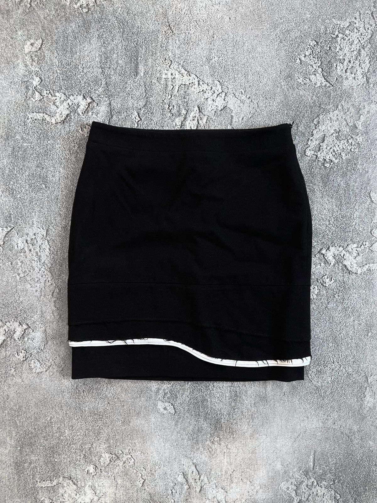Givenchy Givenchy Black Virgin Wool Mini Pencil Skirt Mermaid Sz 40 Size 27" / US 4 / IT 40 - 1 Thumbnail