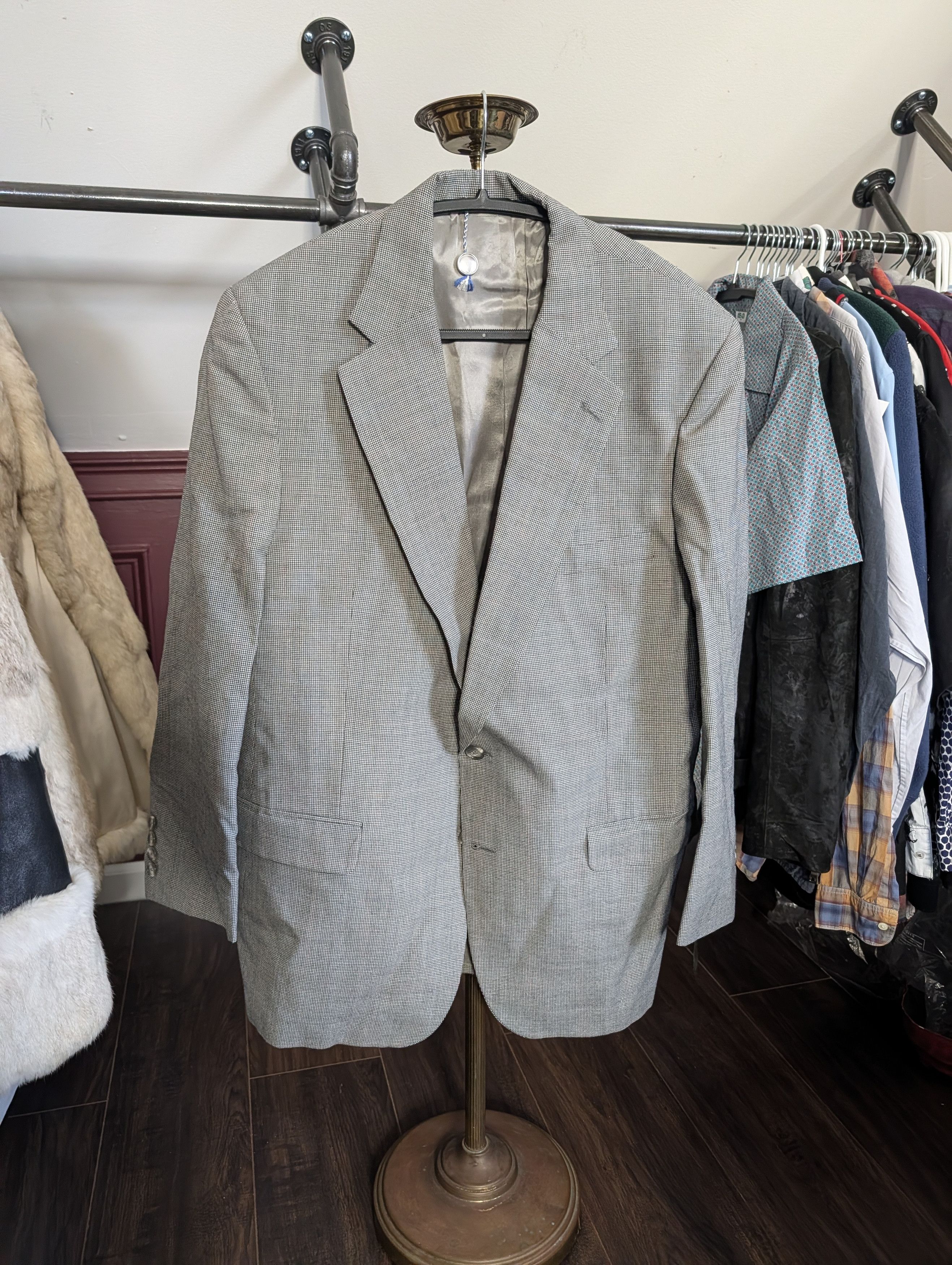 Burberry 2pc gray plaid houndstooth MiUSA mens suit Size 42R - 2 Thumbnail