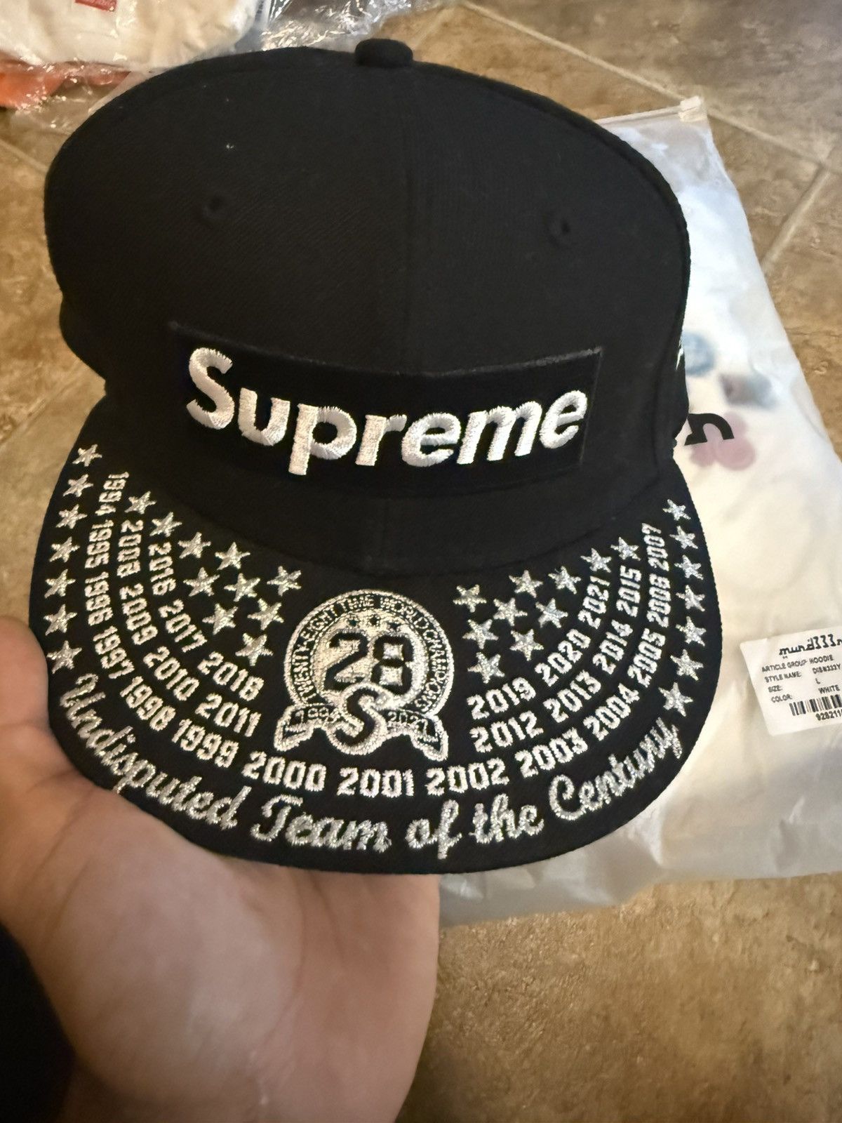 New Era Supreme UNDISPUTED BOX LOGO NEW ERA Size ONE SIZE - 1 Thumbnail