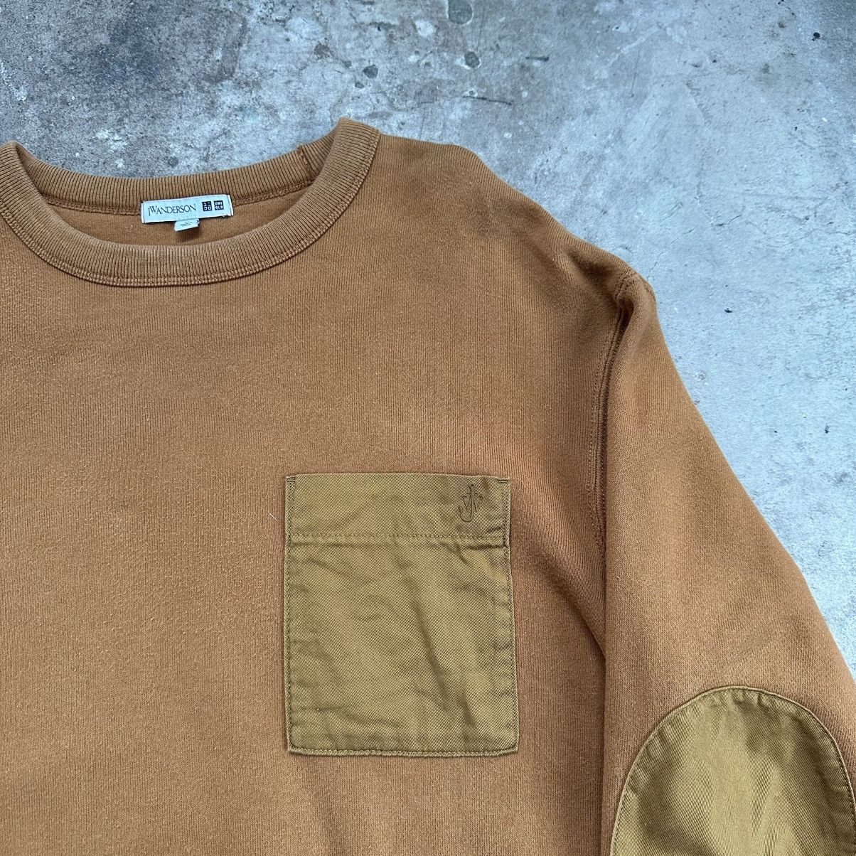 JW Anderson × Uniqlo JW Anderson Uniqlo men’s crewneck sweatshirt pullover size M Size US M / EU 48-50 / 2 - 8 Thumbnail