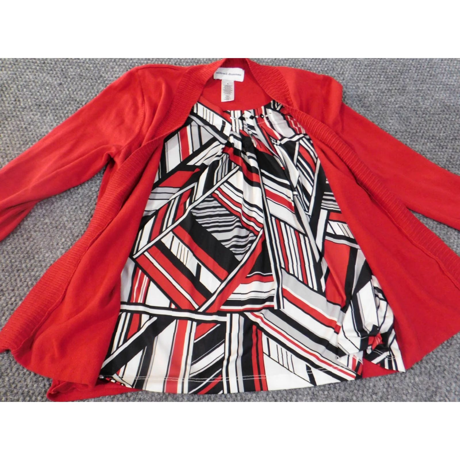 Vintage Alfred Dunner Sweater Womens Regular Small Red Geometric Knit Crew Neck Raglan Sleeve Stretch Cotton Rayon Spandex Cardigan Vintage No N/A Size S / US 4 / IT 40 - 6 Thumbnail