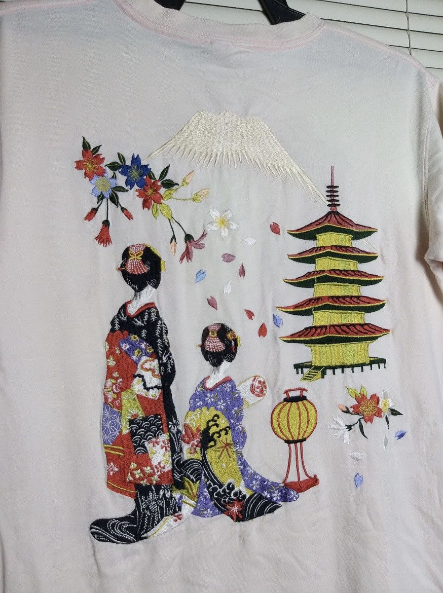 Karakuri Tamashii JAPANESE"GIESHA,TEMPLE AND SAKURA" EMBROIDERY T SHIRT Size US M / EU 48-50 / 2 - 1 Thumbnail