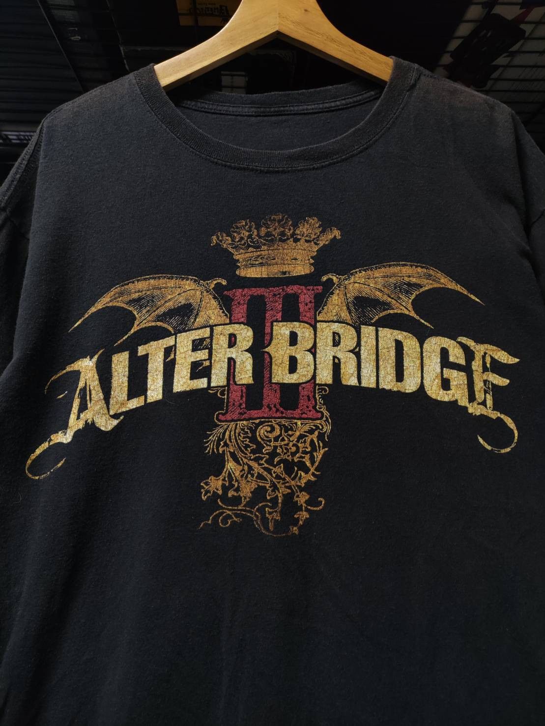 Band Tees Vtg 2010 Alter Bridge AB III Album Promo T-Shirt Size US XL / EU 56 / 4 - 1 Thumbnail