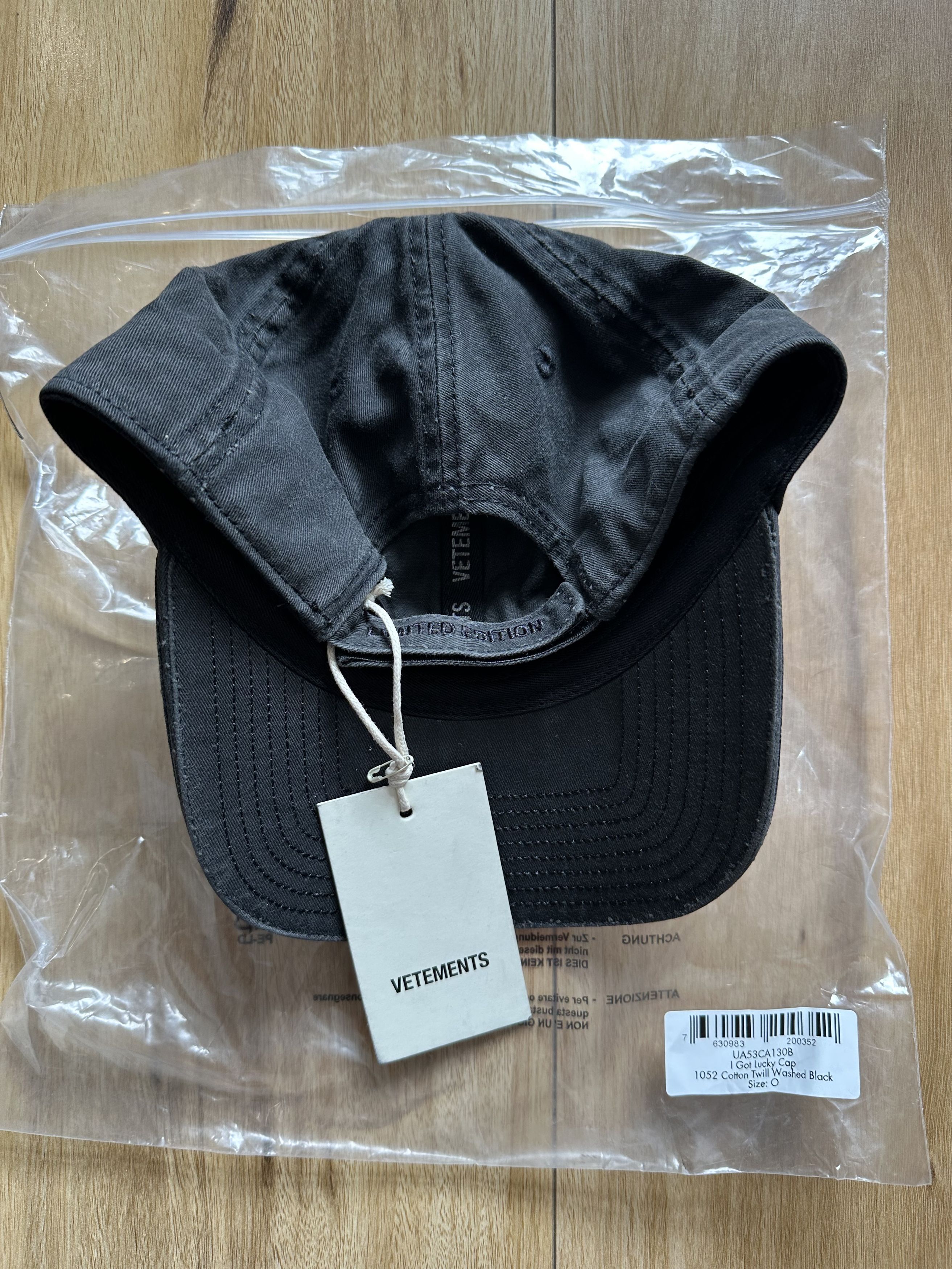 Vetements I Got Lucky ベースボールキャップ Vetements Men's' Lucky Baseball Cap in Black | LN-CC®