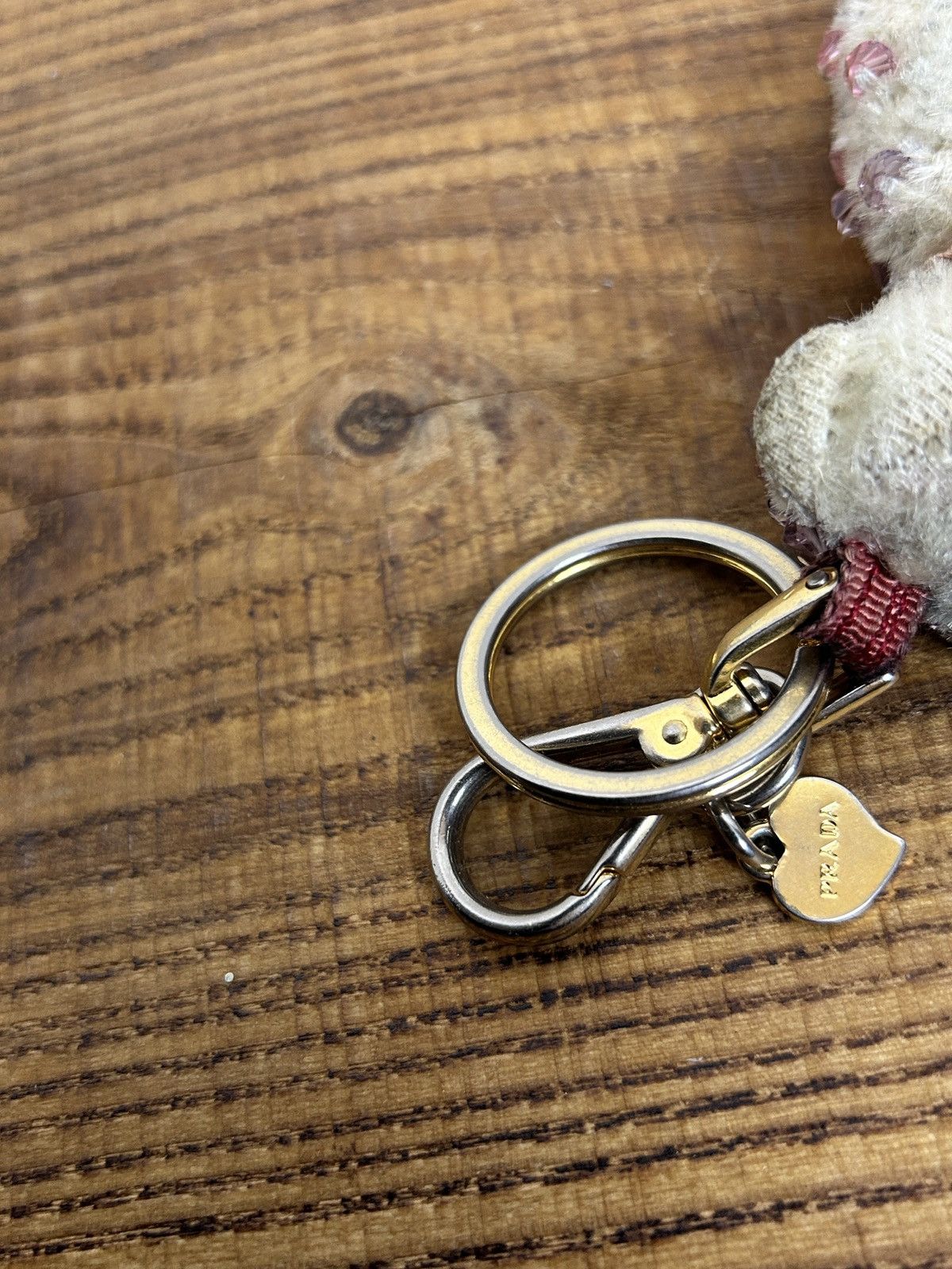 Prada Vintage Prada Heart Love Bag Charm Bear Key Holder Beige Size ONE SIZE - 9 Thumbnail