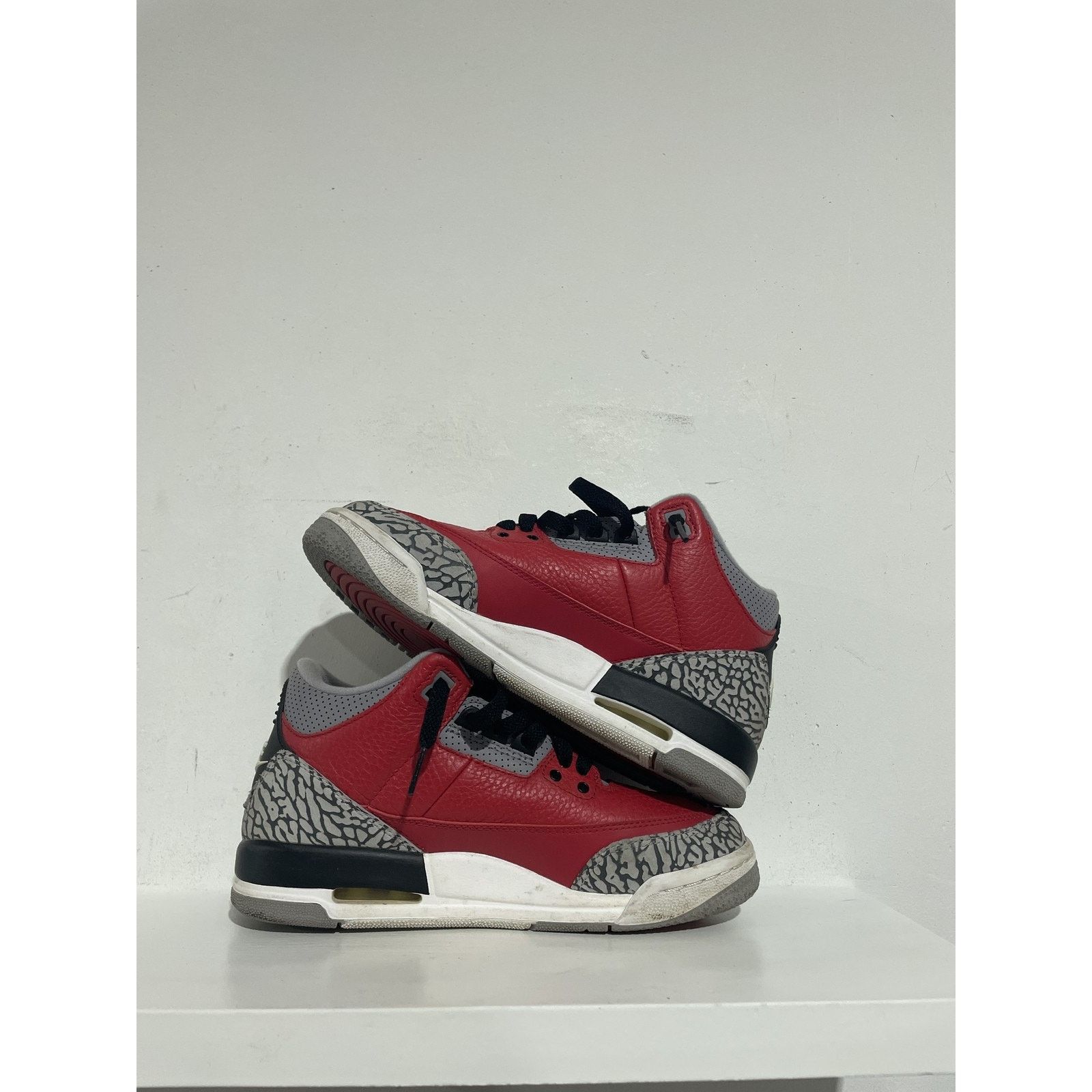 Jordan Brand JORDAN 3 UNITE SIZE 5 PREOWNED Size US 5 / EU 37 - 3 Thumbnail