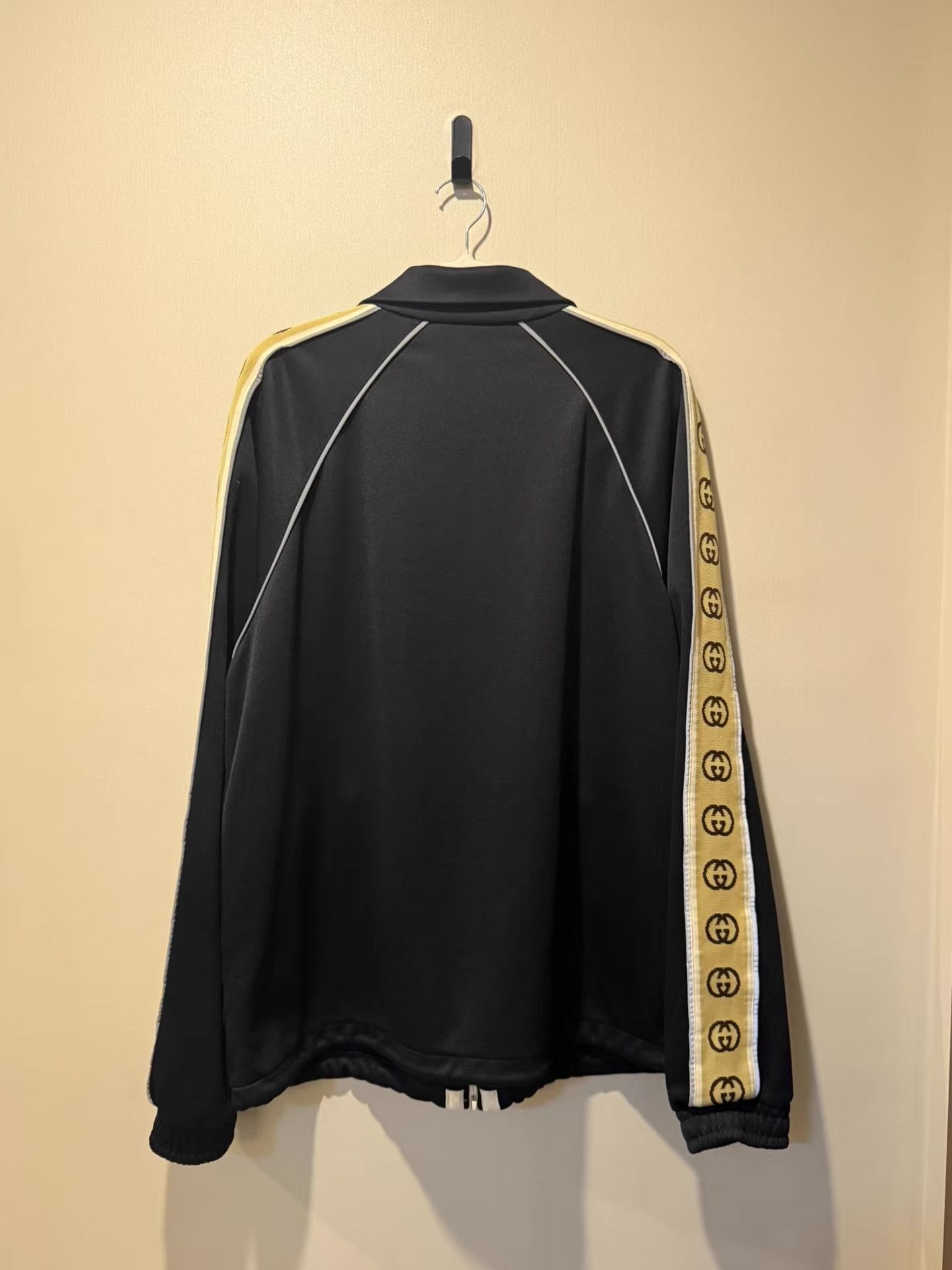 Gucci Gucci 3M Reflective Logo Tape Track Jacket Ｑ20 Size US M / EU 48-50 / 2 - 4 Thumbnail