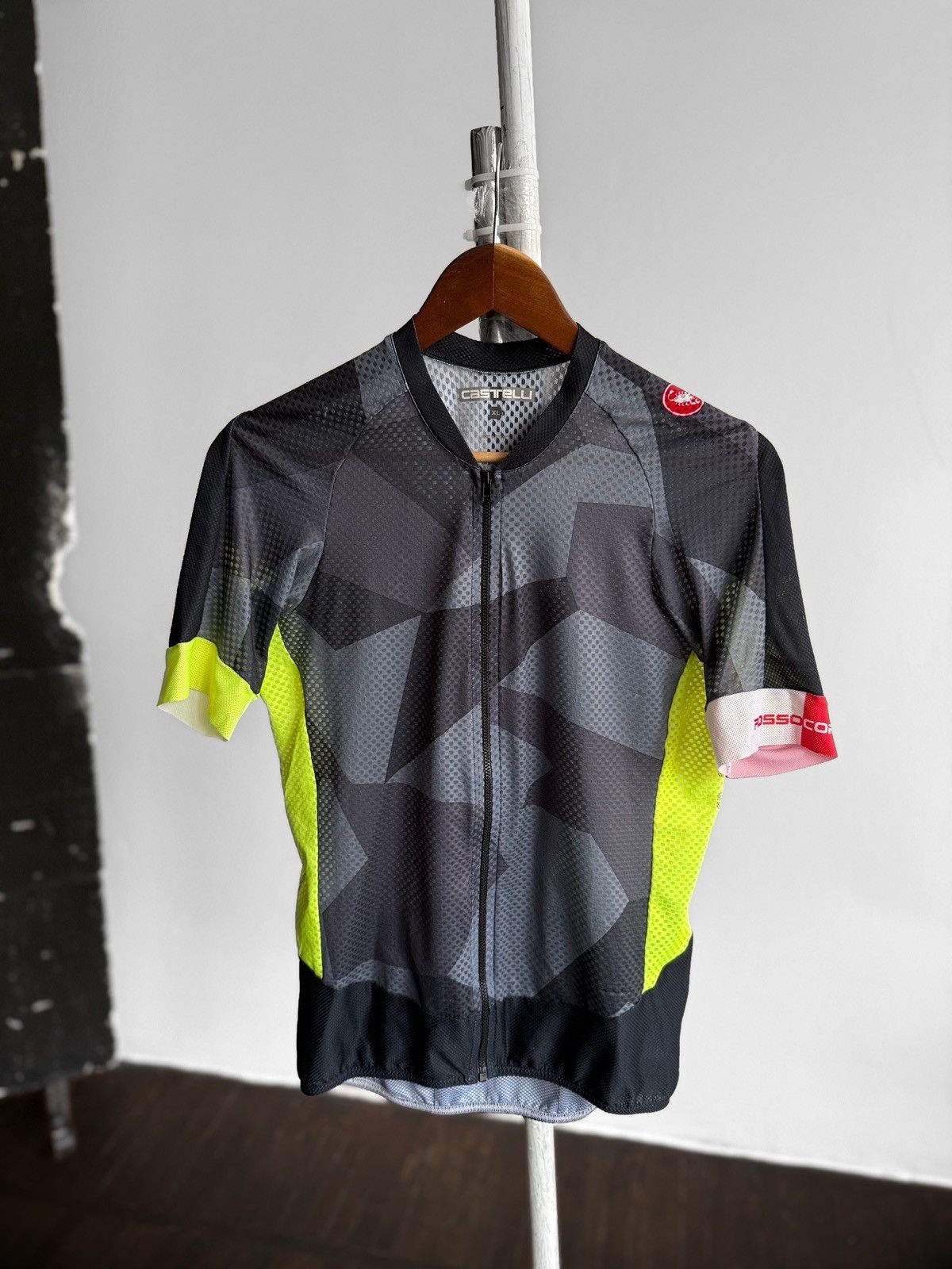 Other Castelli Womens Black Geometric Camo Full Zip Cycling Jersey Size XL / US 12-14 / IT 48-50 - 1 Thumbnail