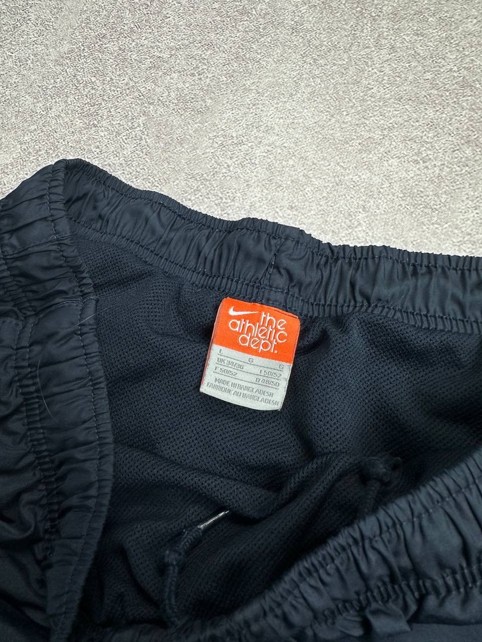 Vintage Vintage Nike Sportwear Running Shorts Y2K Rare L Size US 34 / EU 50 - 3 Thumbnail