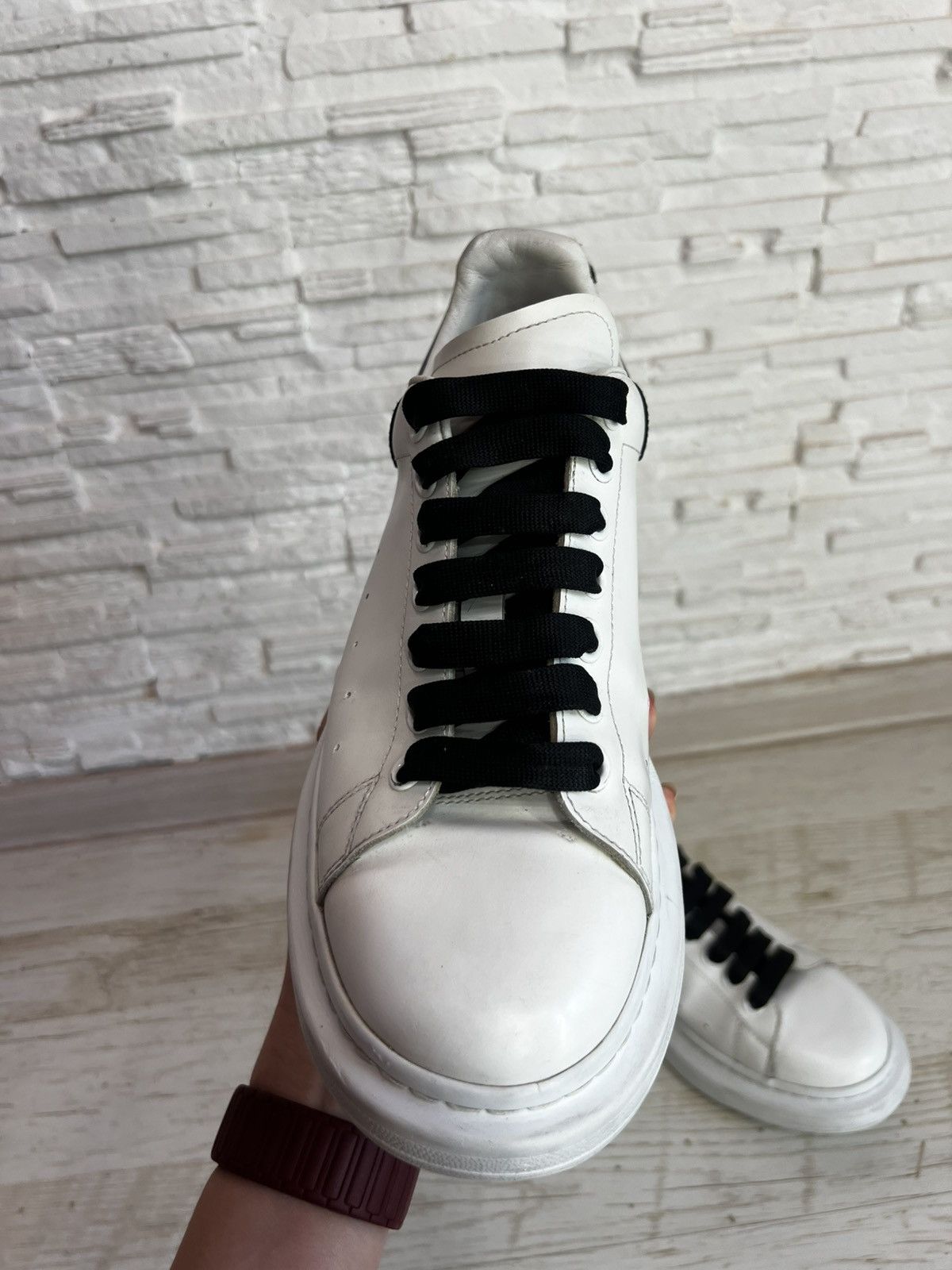 Alexander McQueen Alexander McQueen Oversized Leather Sneakers Size 42 Size US 9 / EU 42 - 7 Thumbnail