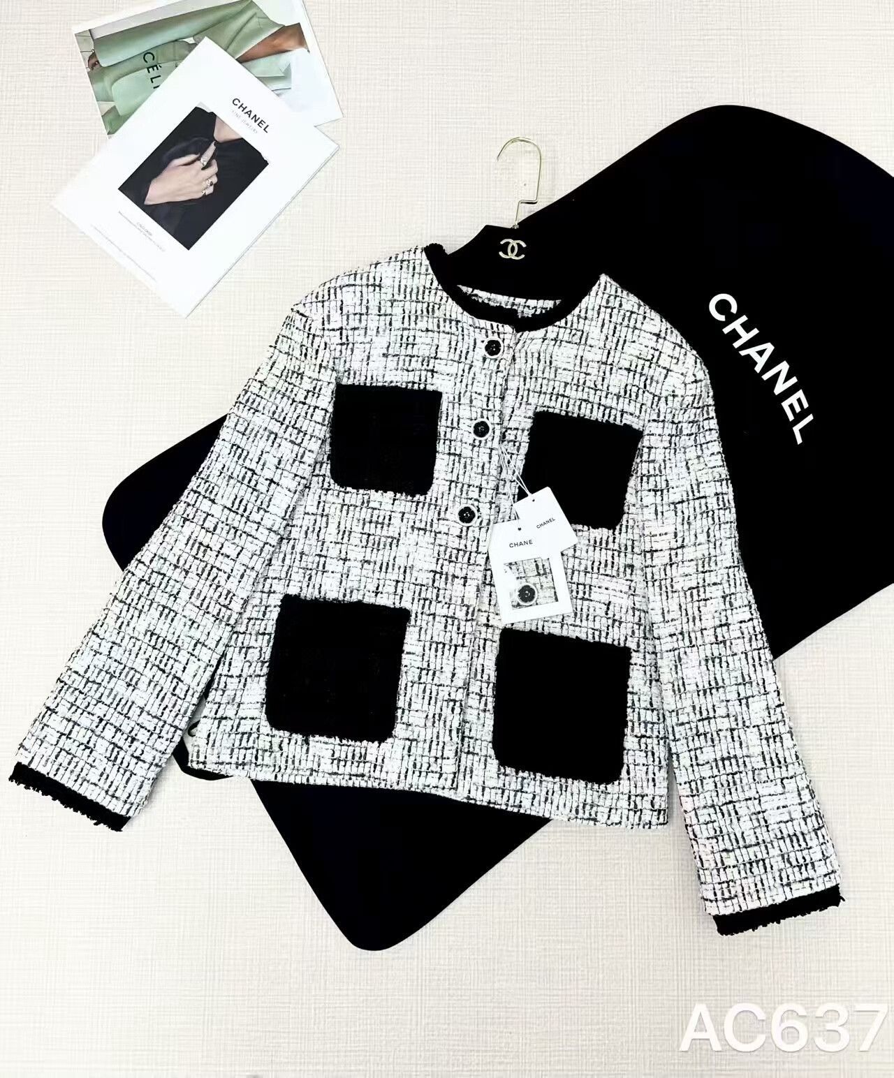 Chanel Chanel Pearl Woven Tweed Jacket Size S / US 4 / IT 40 - 1 Thumbnail