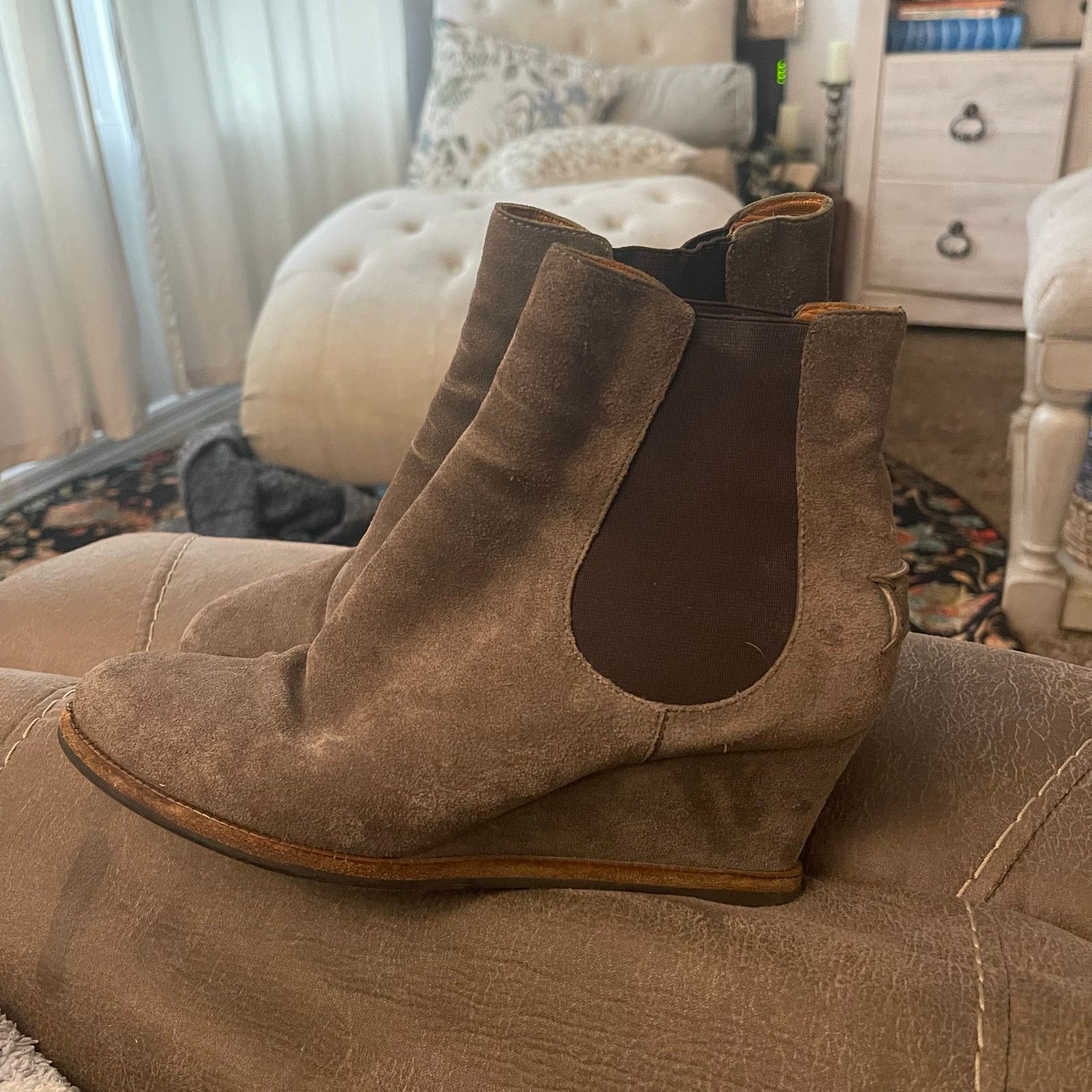 Fendi FENDI Women’s Tan Suede Leather Wedge Chelsea Boots 38 Italy Size US 7.5 / IT 37.5 - 14 Thumbnail