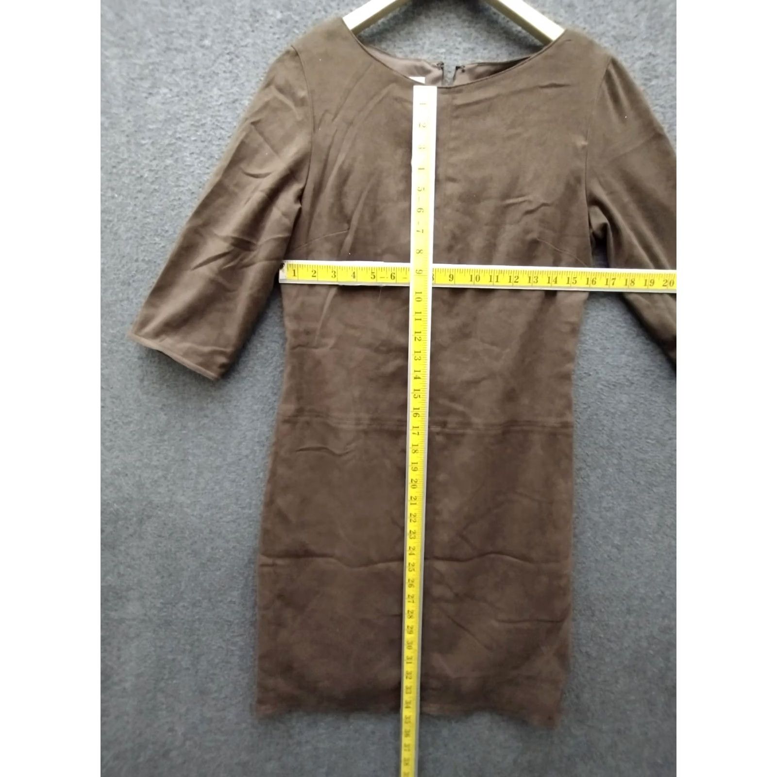 Velvet David Warren 3/4 Sleeve Round Neck Solid Brown Velvet Midi Zip Back Size 6 Dress Vintage Womens Brown Velvet Midi Zip Back 3/4 Sleeve Size M / US 6-8 / IT 42-44 - 4 Thumbnail