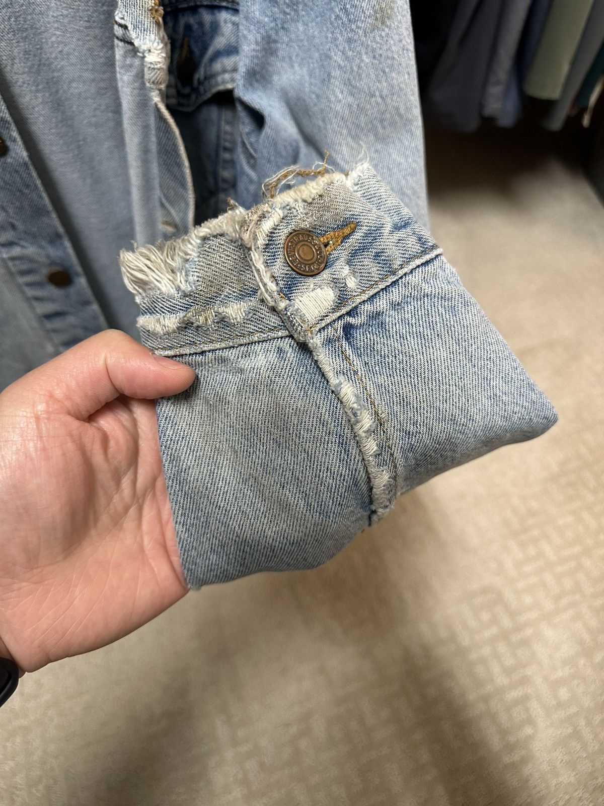Levi's Vintage Clothing Levis 70507-0389 Vintage Distressed Denim Jacket Blue Large Size US L / EU 52-54 / 3 - 4 Thumbnail