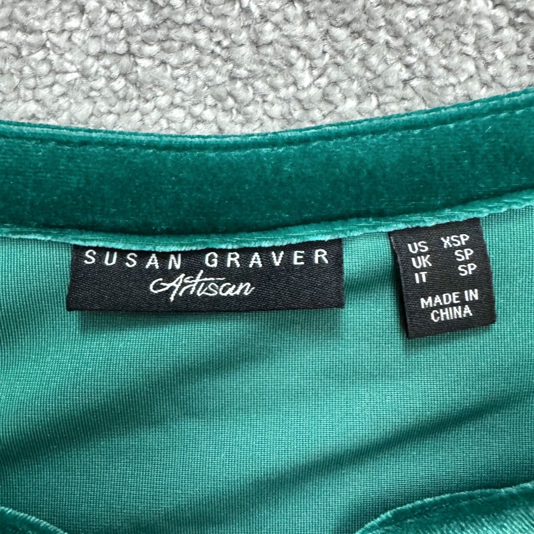 Vintage Susan Graver Blouse Tunic Womens XSP Emerald Green Velvet Beaded V-Neck Long Sleeve Bohemian Pattern Solid Striped? Size XS / US 0-2 / IT 36-38 - 6 Thumbnail