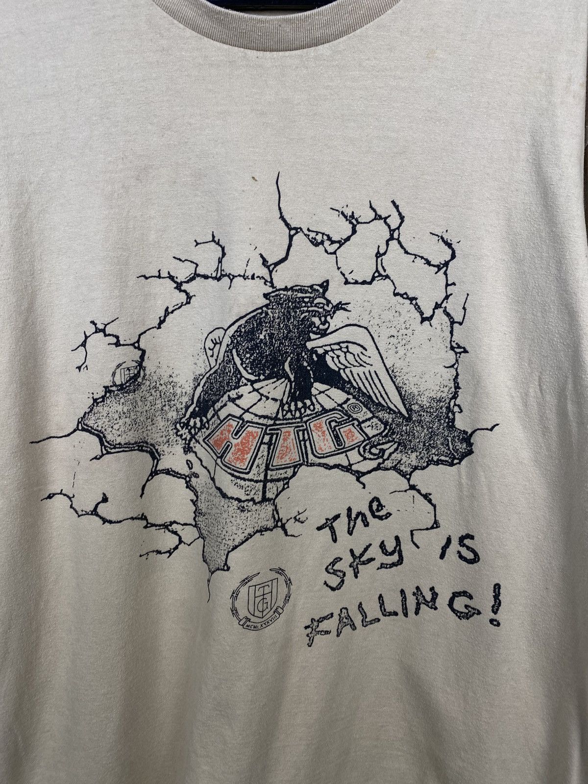Honor the Gift Honour The Gift Yeezy Sky Is Falling T-Shirt Rare Retro Hype Size US M / EU 48-50 / 2 - 3 Thumbnail