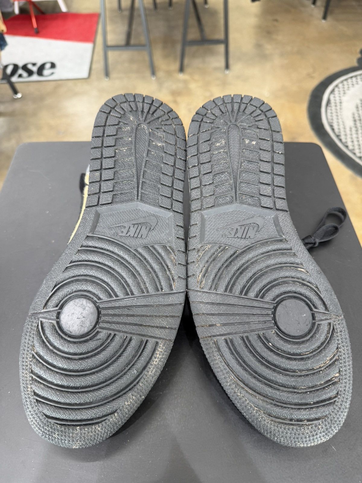 Jordan Brand Jordan 1 Low Black Smoke Grey Size 9 (2022) Size US 9 / EU 42 - 9 Thumbnail