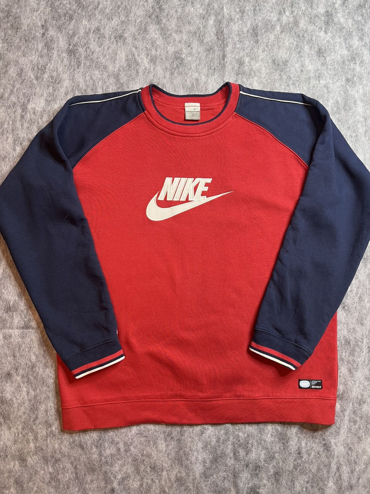 Nike Nike Vintage Sweatshirt Y2K Front Logo Size US L / EU 52-54 / 3 - 1 Thumbnail