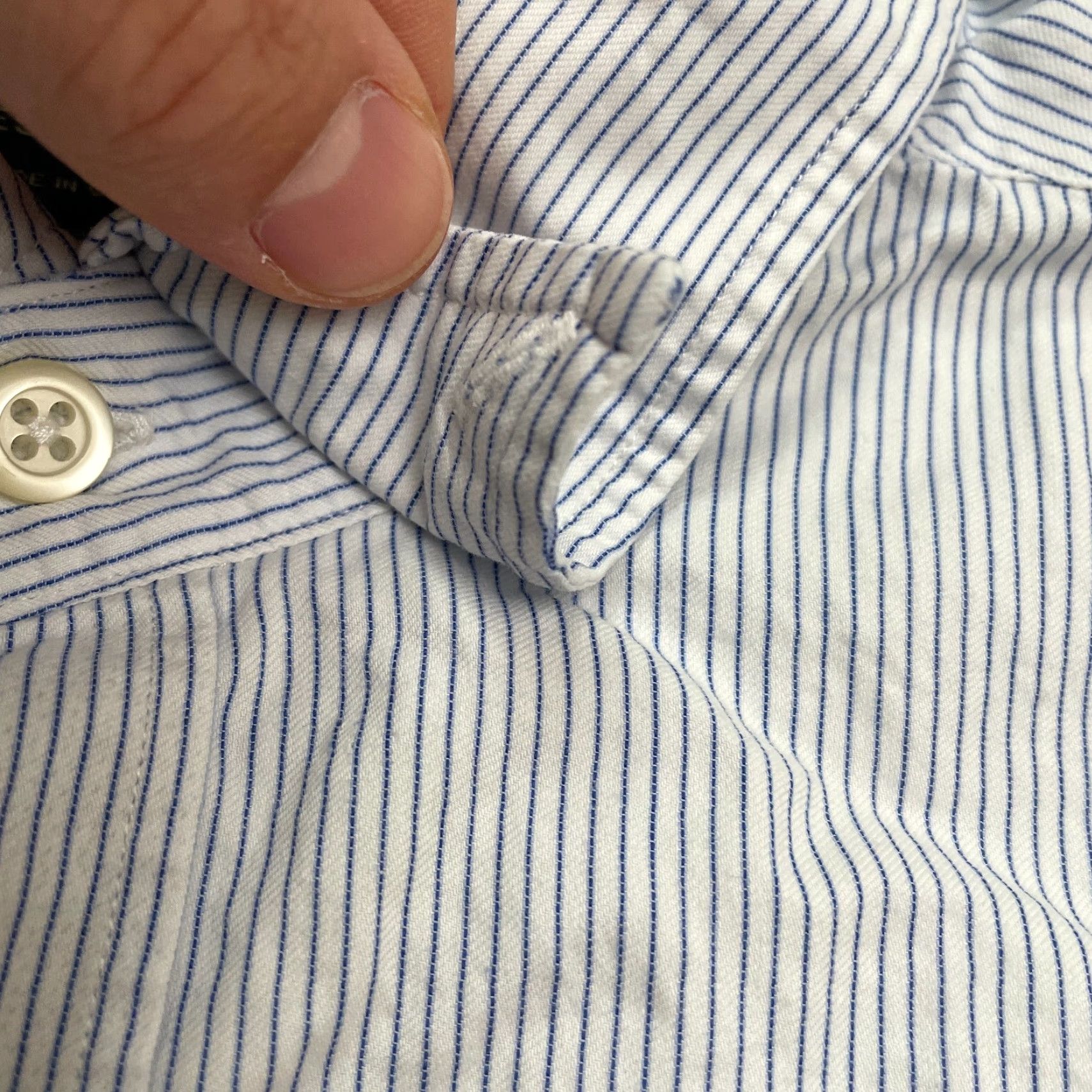 Mossimo VINTAGE Mossimo Dutti Dress Shirt Mens Large White Blue Pinstripe Classic) Size 42R - 6 Thumbnail
