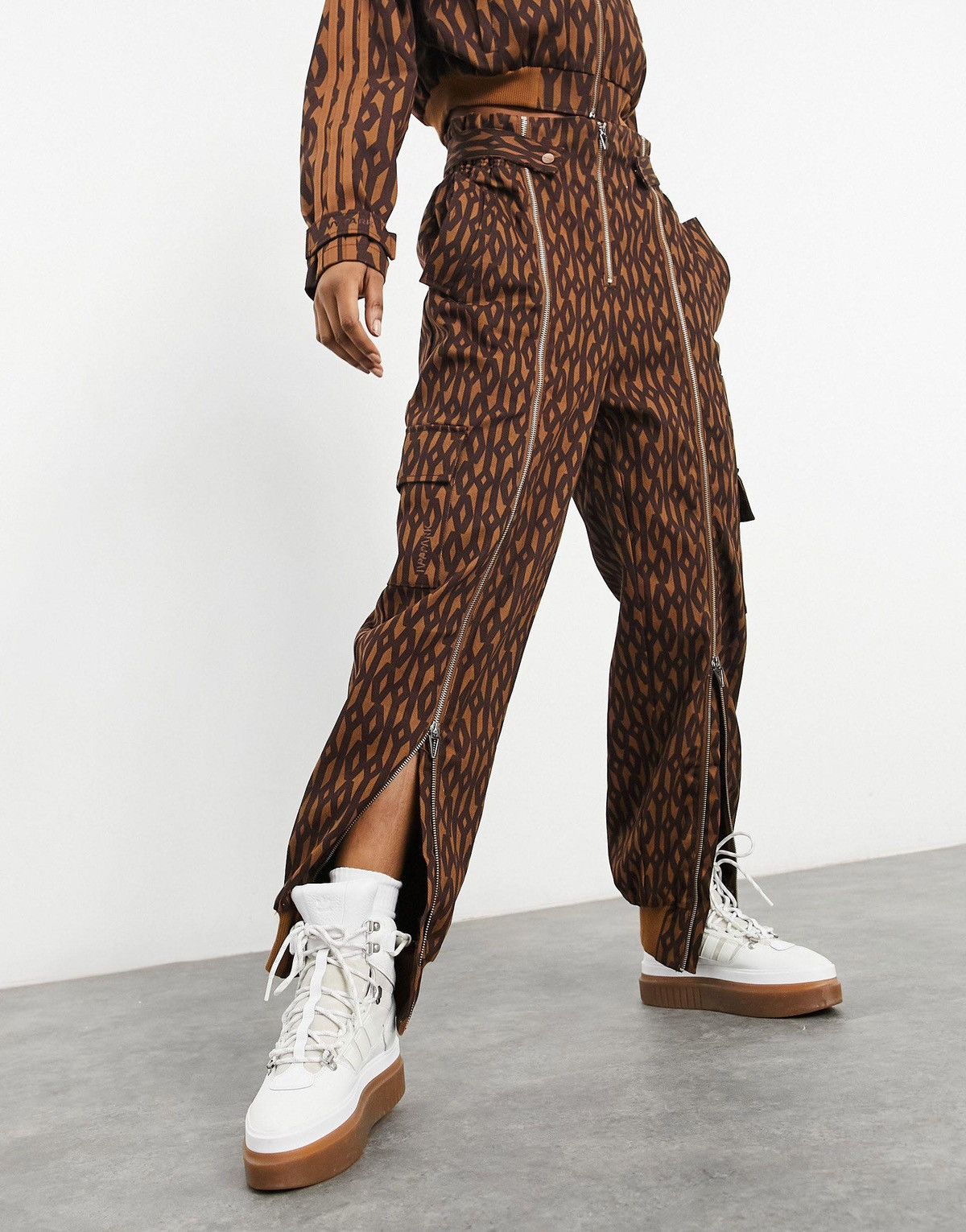 Adidas × Ivy Park adidas Ivy Park Monogram Zipper Pants Size 28" / US 6 / IT 42 - 1 Thumbnail